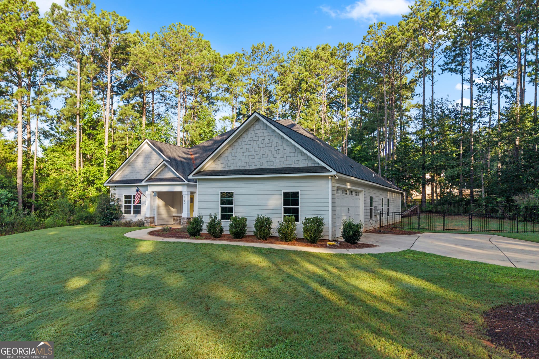 4 bedroom, 2.5 bathroom, 2,548 sq ft single family residence under contract at 122 Lee Road 2121, Salem, AL 36874 — photo 5