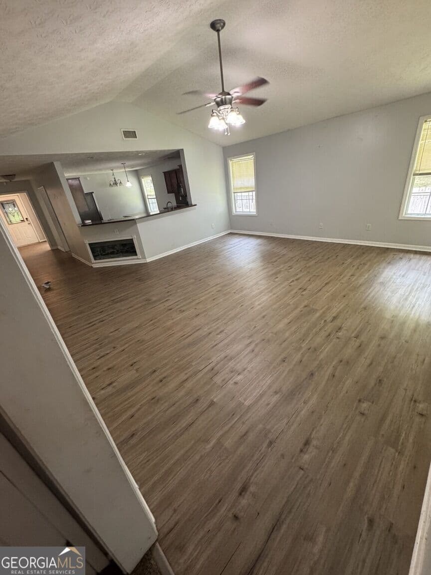 4 bedroom, 2 bathroom, 2,026 sq ft single family residence under contract at 526 Vista Drive, Columbus, GA 31907 — photo 6