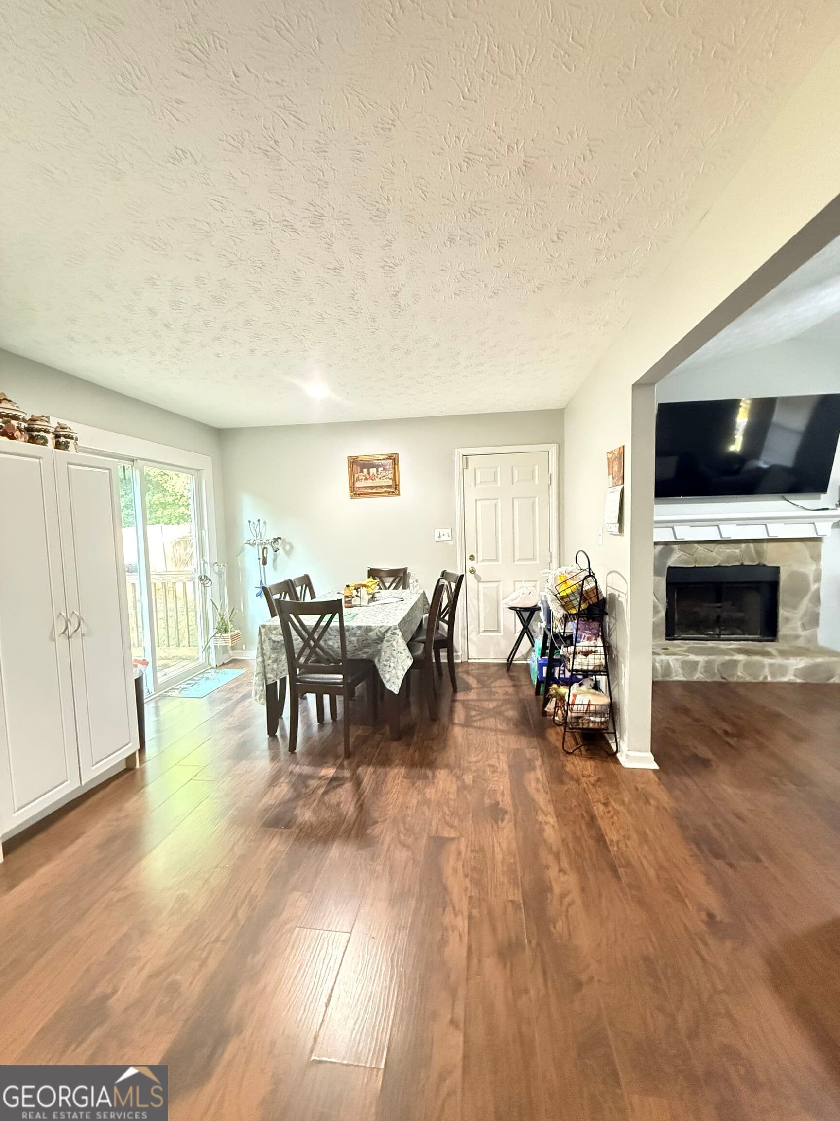 4 bedroom, 2.5 bathroom, 1,936 sq ft single family residence for sale at 4400 Leafview Drive, Gillsville, GA 30543 — photo 6