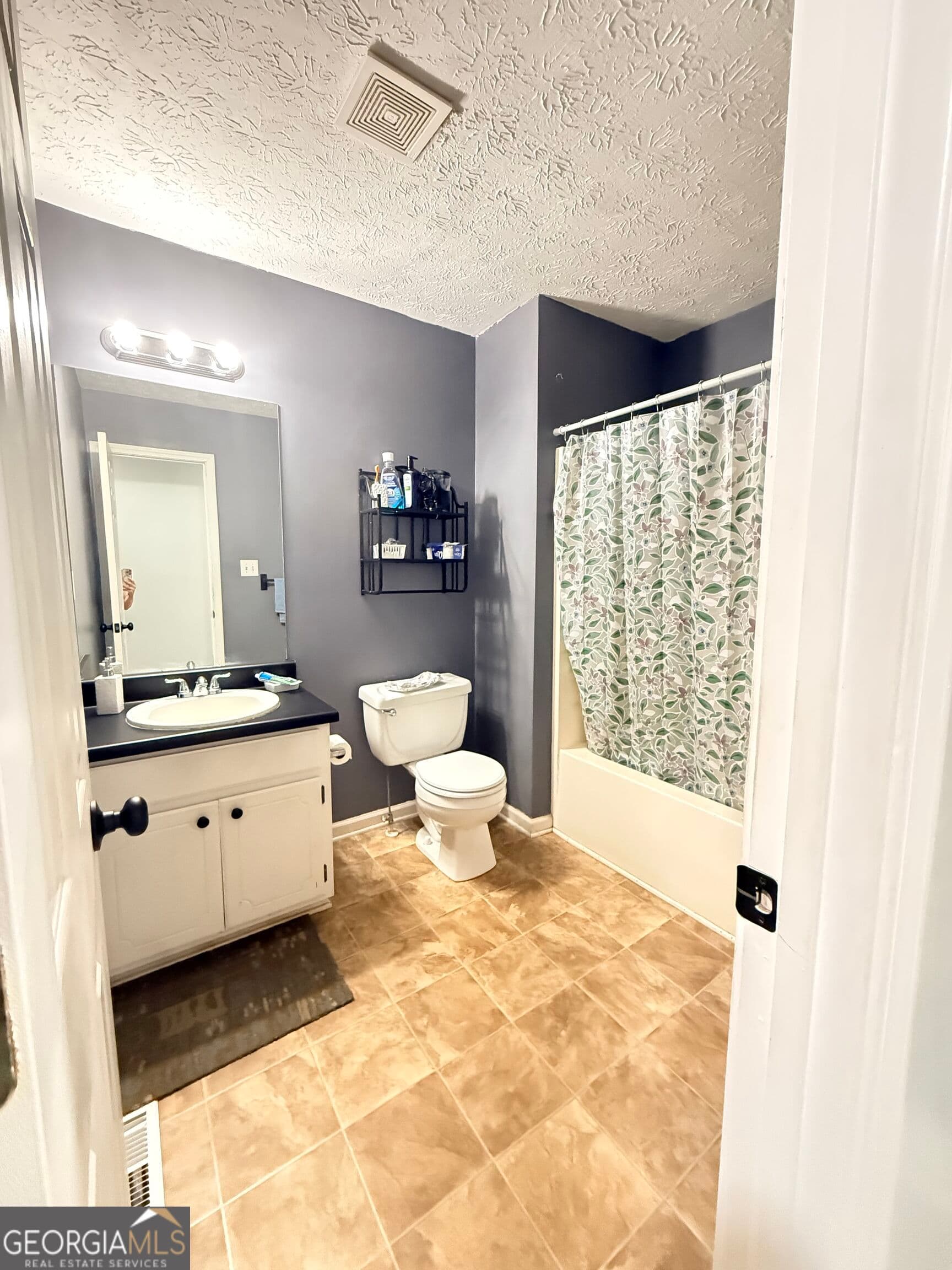 4 bedroom, 2.5 bathroom, 1,936 sq ft single family residence for sale at 4400 Leafview Drive, Gillsville, GA 30543 — photo 10