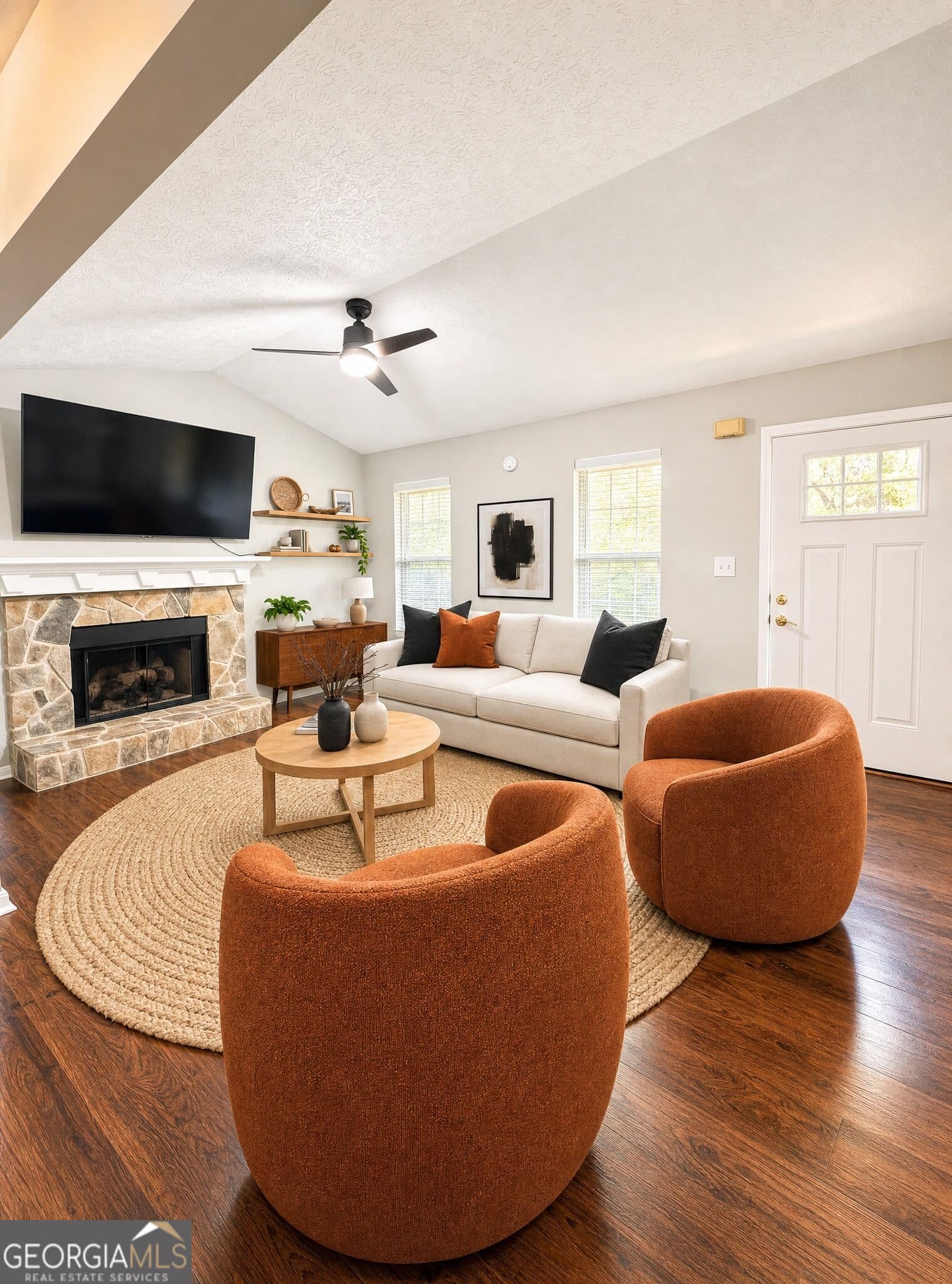4 bedroom, 2.5 bathroom, 1,936 sq ft single family residence for sale at 4400 Leafview Drive, Gillsville, GA 30543 — photo 4