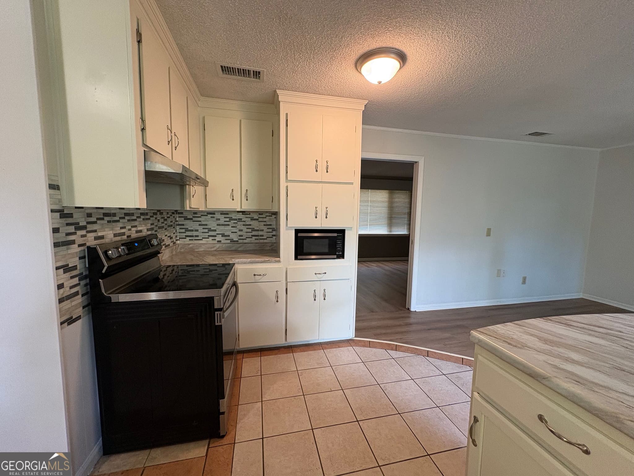 3 bedroom, 2.5 bathroom, 2,260 sq ft single family residence for rent at 100 Cherry Street, Statesboro, GA 30461 for $1,800 a month — photo 5