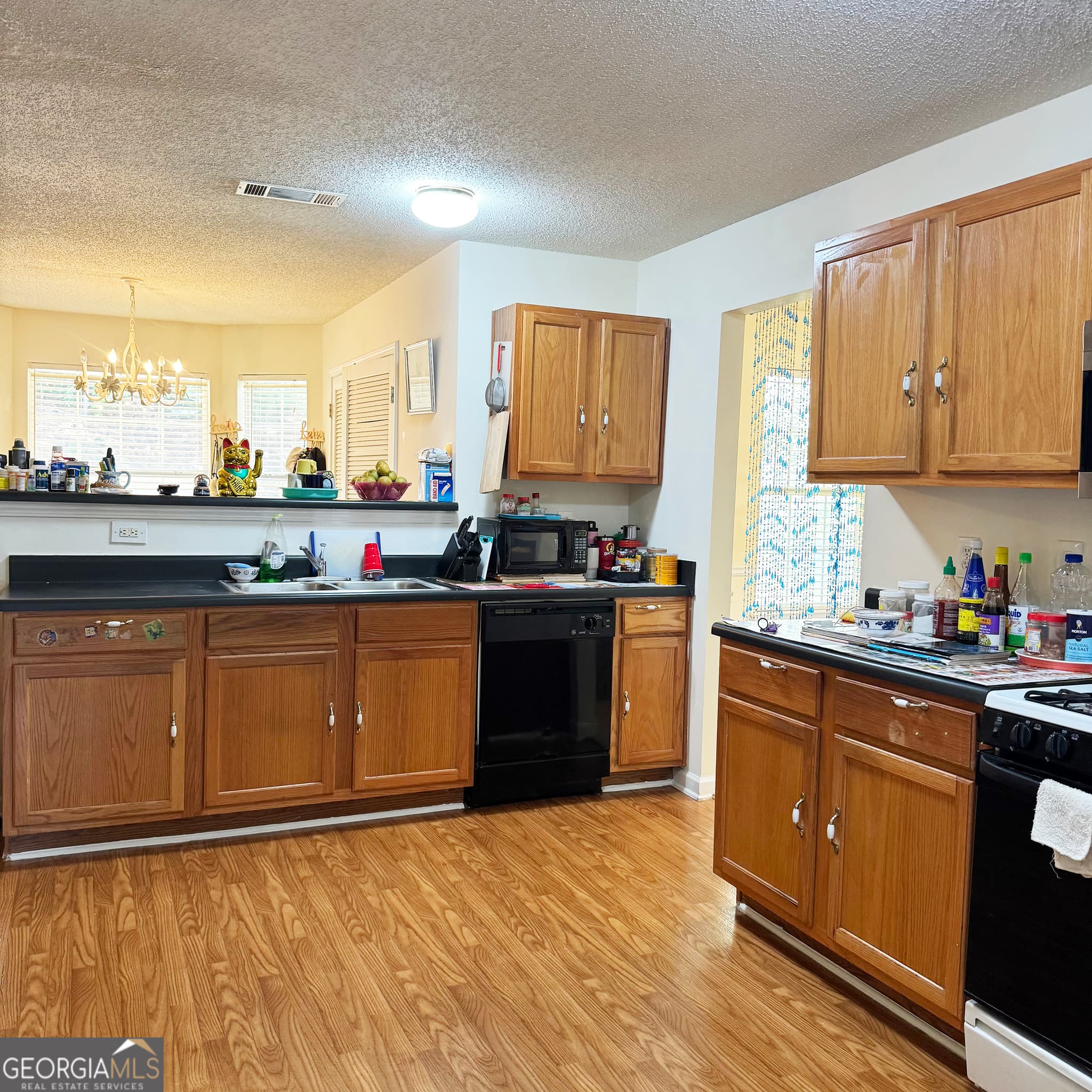 4 bedroom, 2.5 bathroom, 2,488 sq ft single family residence for sale at 2465 Marsh Rabbit Bend, Decatur, GA 30035 — photo 8