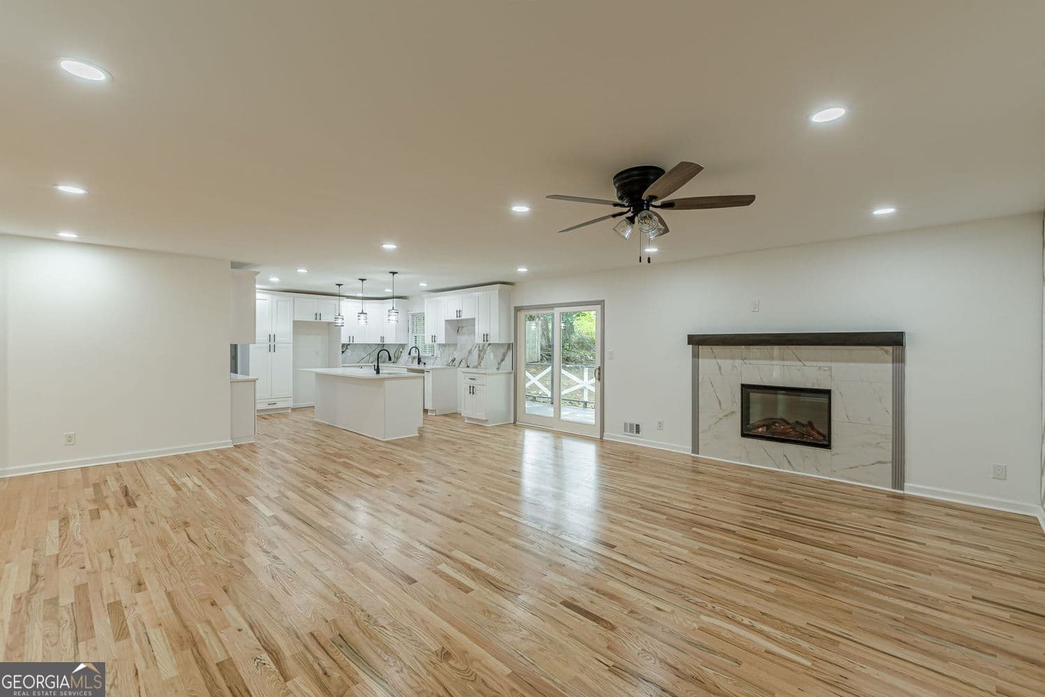 4 bedroom, 3.5 bathroom, 3,873 sq ft single family residence for sale at 3552 Springrun Drive, Decatur, GA 30032 — photo 2