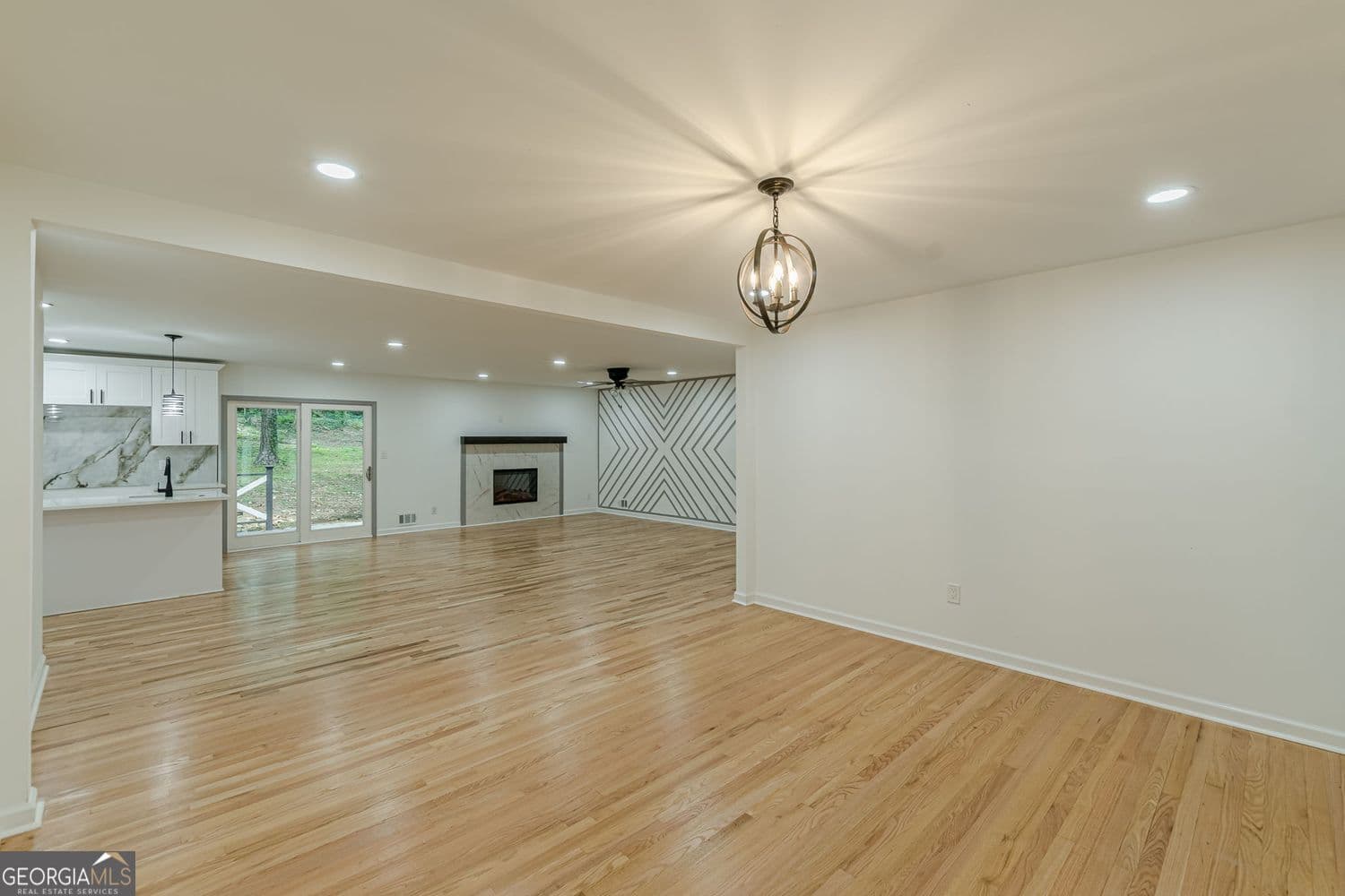 4 bedroom, 3.5 bathroom, 3,873 sq ft single family residence for sale at 3552 Springrun Drive, Decatur, GA 30032 — photo 4