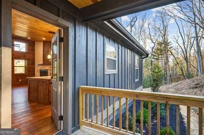 3 bedroom, 3.5 bathroom, 2,026 sq ft cabin,single family residence for sale at 324 Golden Eagle Drive, Murphy, NC 28906 — photo 3