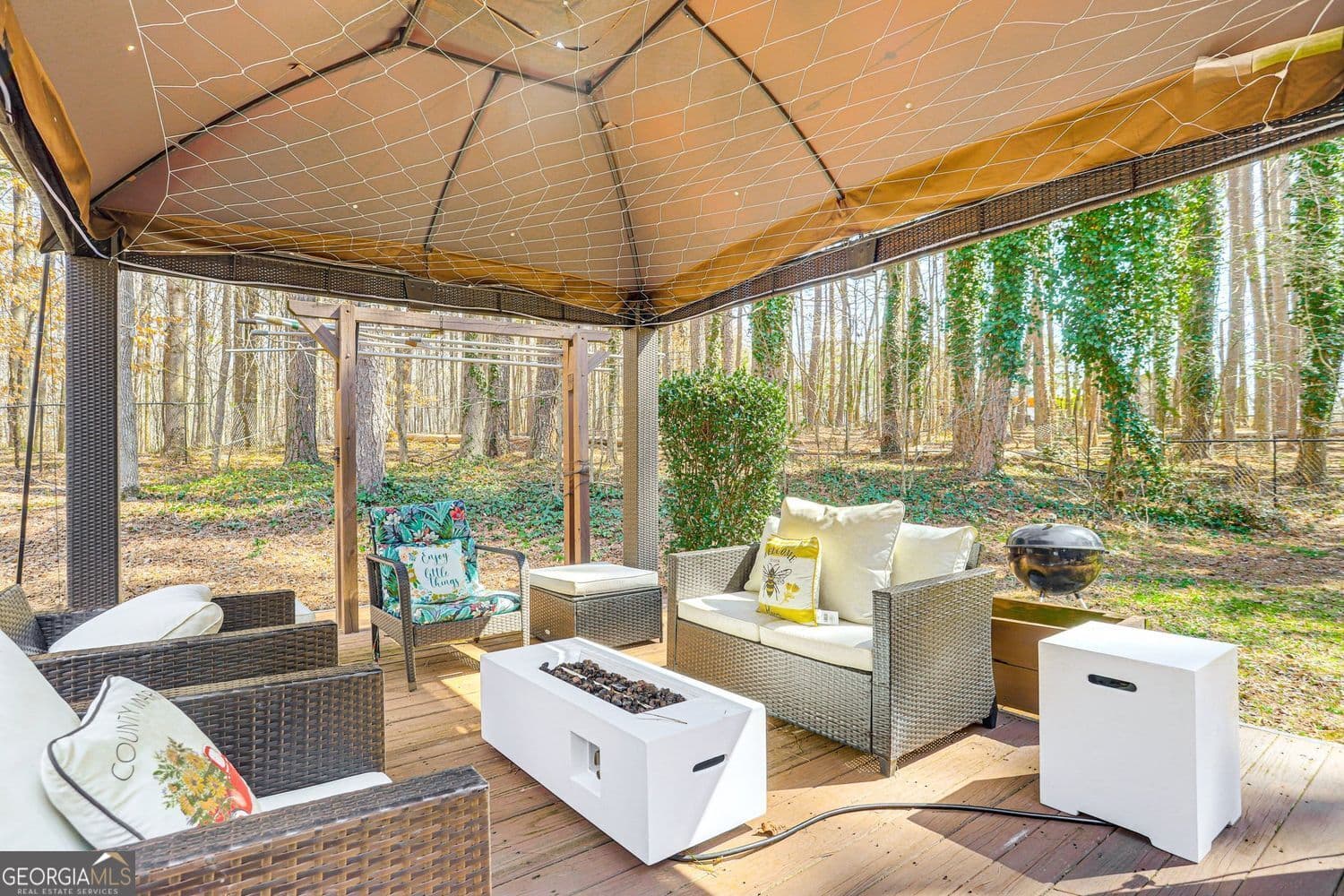 4 bedroom, 2.5 bathroom, 3,544 sq ft single family residence for rent at 3595 Chastain Court, Alpharetta, GA 30004 for $3,500 a month — photo 4
