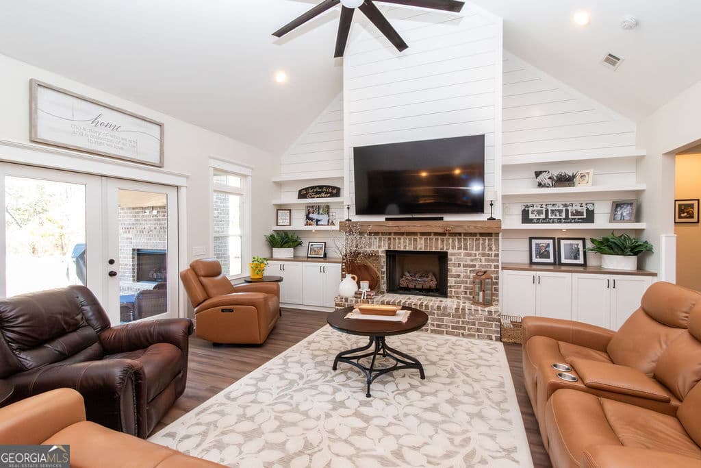 4 bedroom, 3.5 bathroom, 3,022 sq ft single family residence for sale at 1355 Old Louisville Road, Guyton, GA 31312 — photo 6
