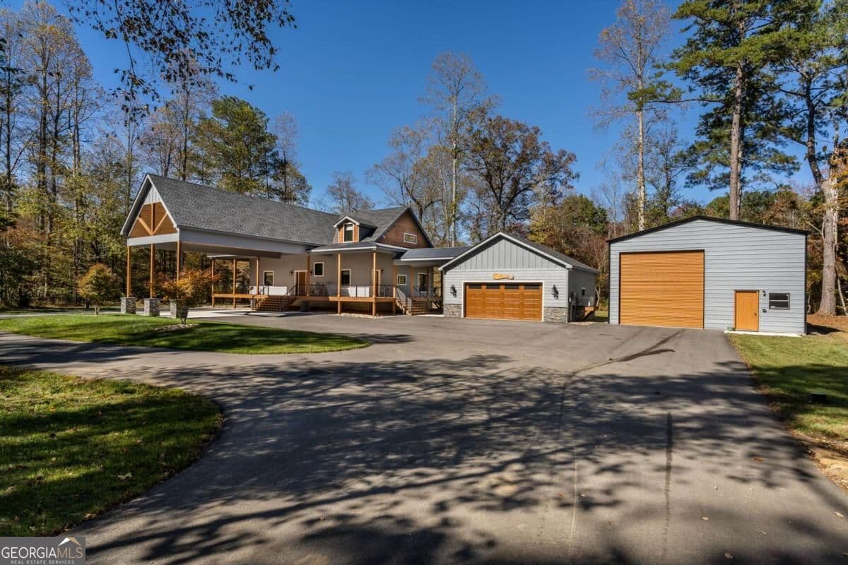 3 bedroom, 2.5 bathroom, 2,712 sq ft cabin,single family residence for sale at 1248 Sunset Road, Epworth, GA 30541 — photo 3