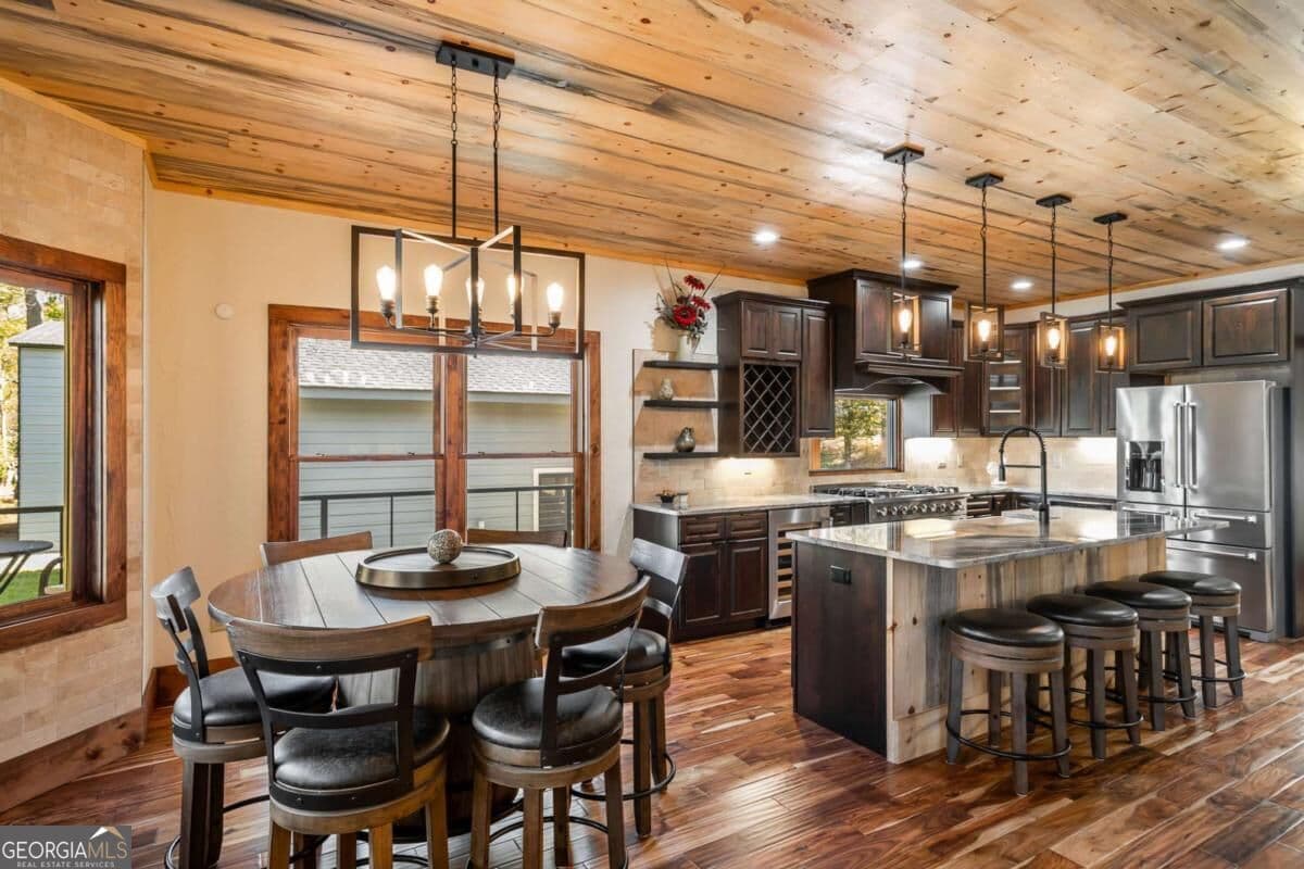 3 bedroom, 2.5 bathroom, 2,712 sq ft cabin,single family residence for sale at 1248 Sunset Road, Epworth, GA 30541 — photo 8