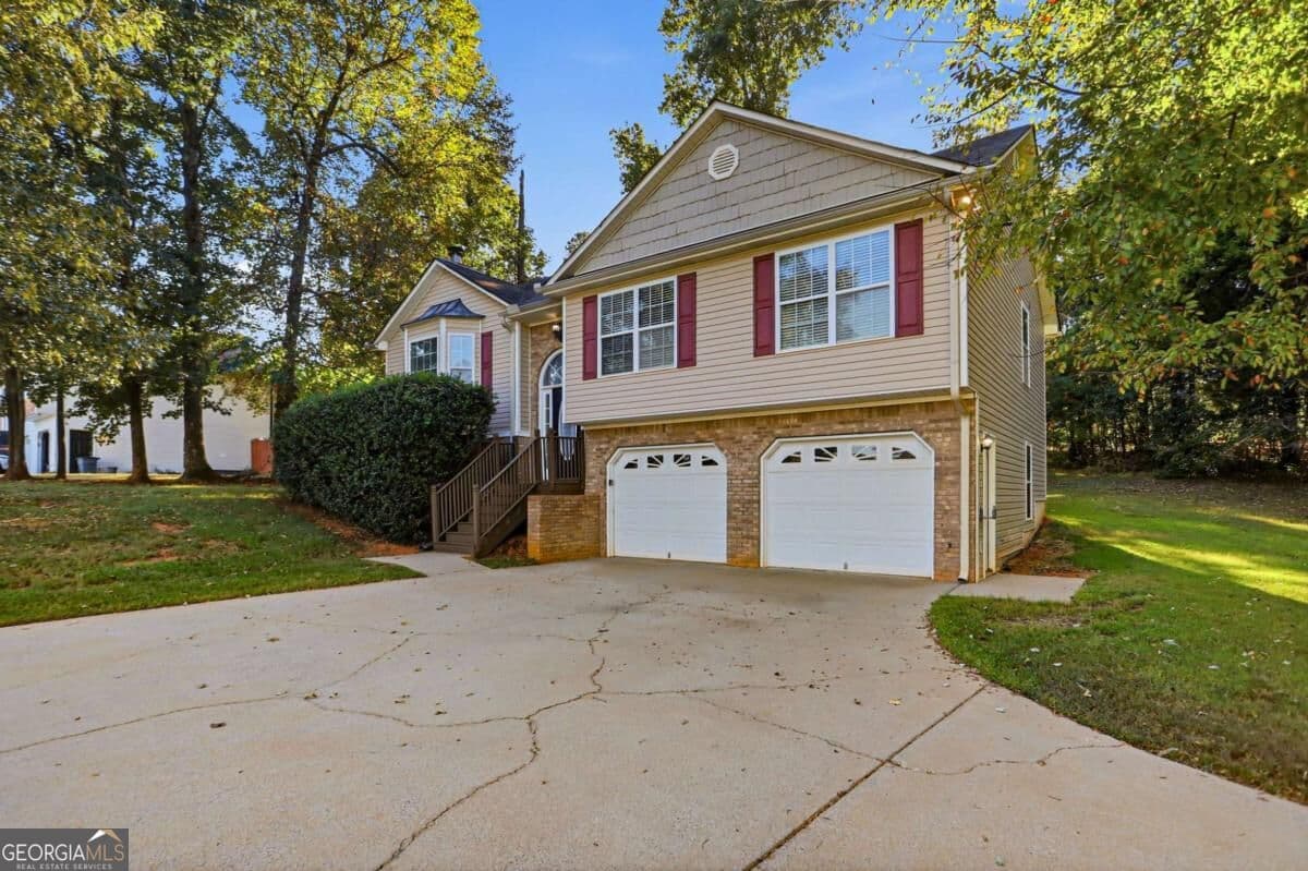 3 bedroom, 2 bathroom, 1,475 sq ft single family residence for sale at 22 Carriage Lane, Cartersville, GA 30120 — photo 2