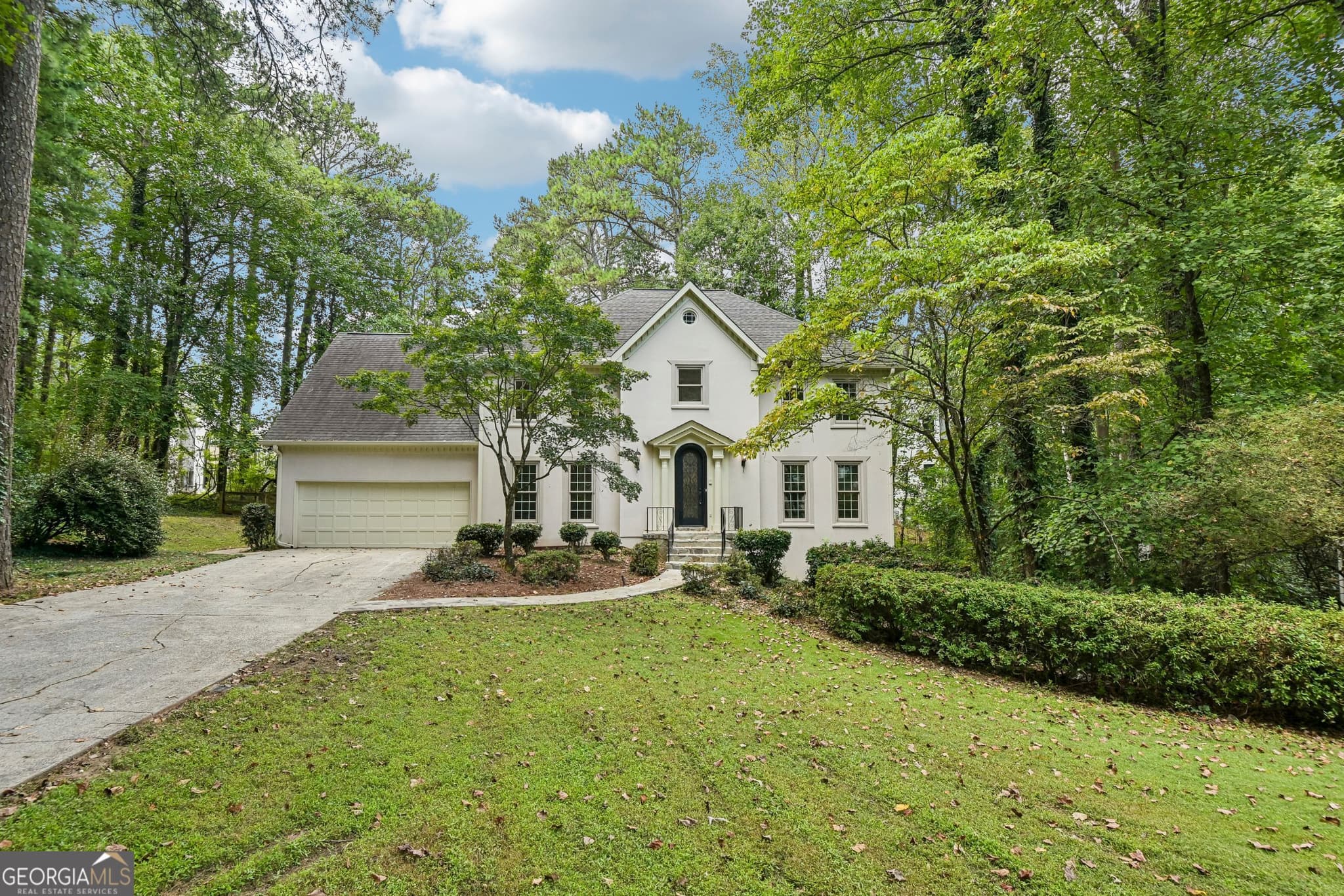 5 bedroom, 4 bathroom, 3,812 sq ft single family residence for sale at 286 River Cliff Gate, Marietta, GA 30067