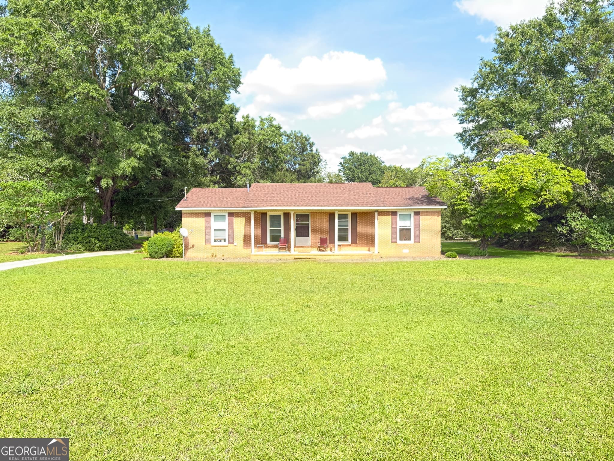 2 bedroom, 1.5 bathroom, 1,320 sq ft single family residence for sale at 33 Stephens Road, Tennille, GA 31089 — photo 1 of 6