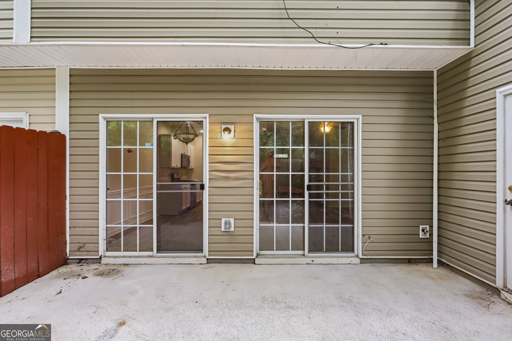 3 bedroom, 2.5 bathroom, 1,596 sq ft townhouse for sale at 465 Lantern Wood Drive, Scottdale, GA 30079 — photo 5