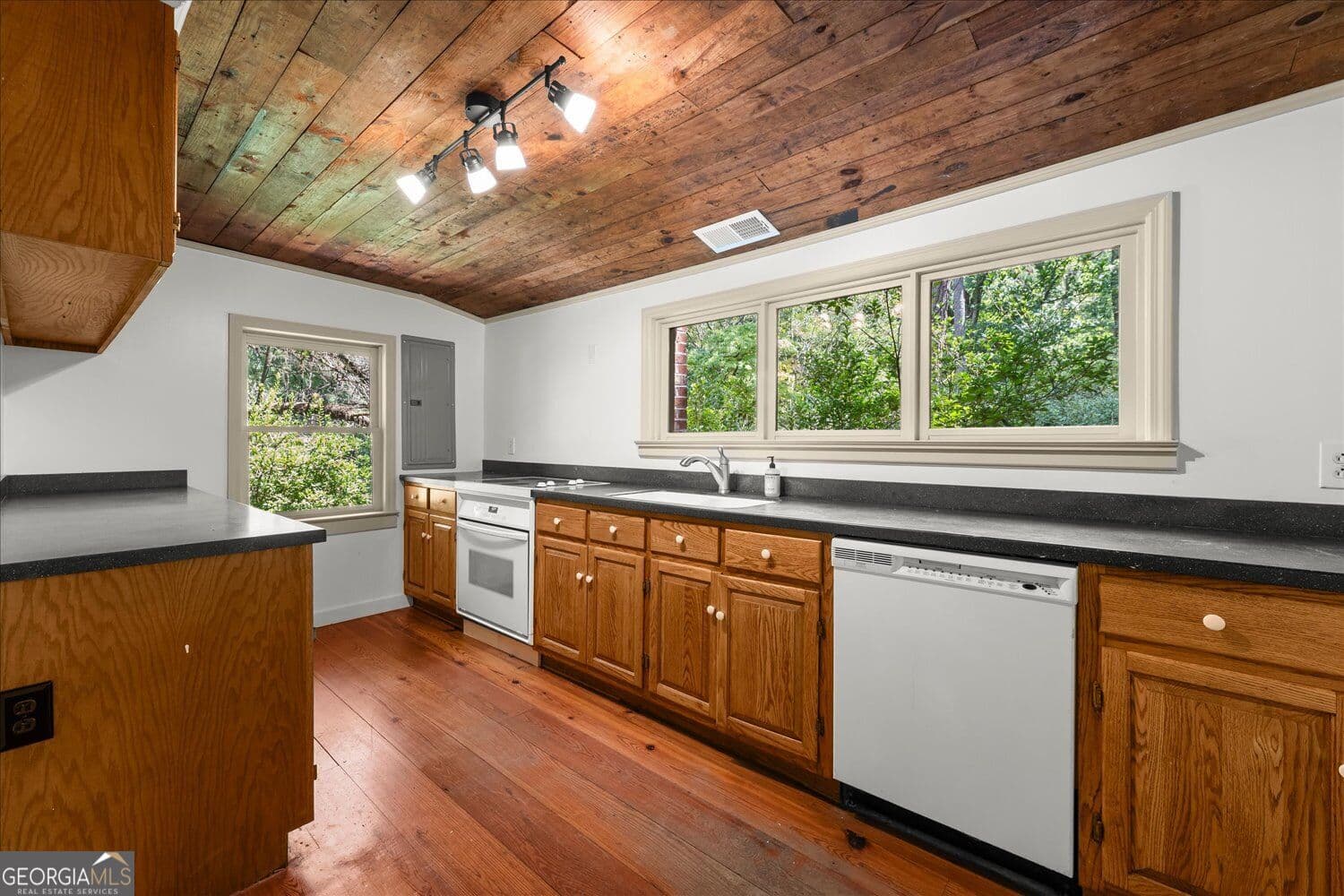 2 bedroom, 2 bathroom, 1,630 sq ft single family residence for sale at 1068 Lamar Road, Macon, GA 31210 — photo 9
