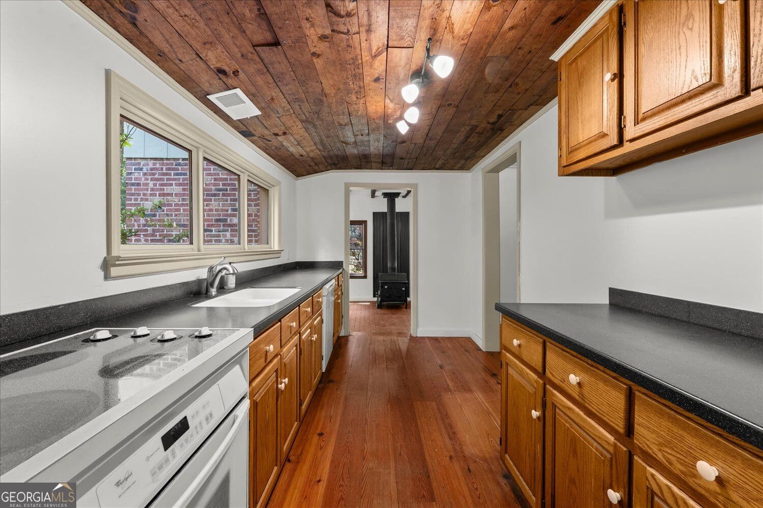 2 bedroom, 2 bathroom, 1,630 sq ft single family residence for sale at 1068 Lamar Road, Macon, GA 31210 — photo 10