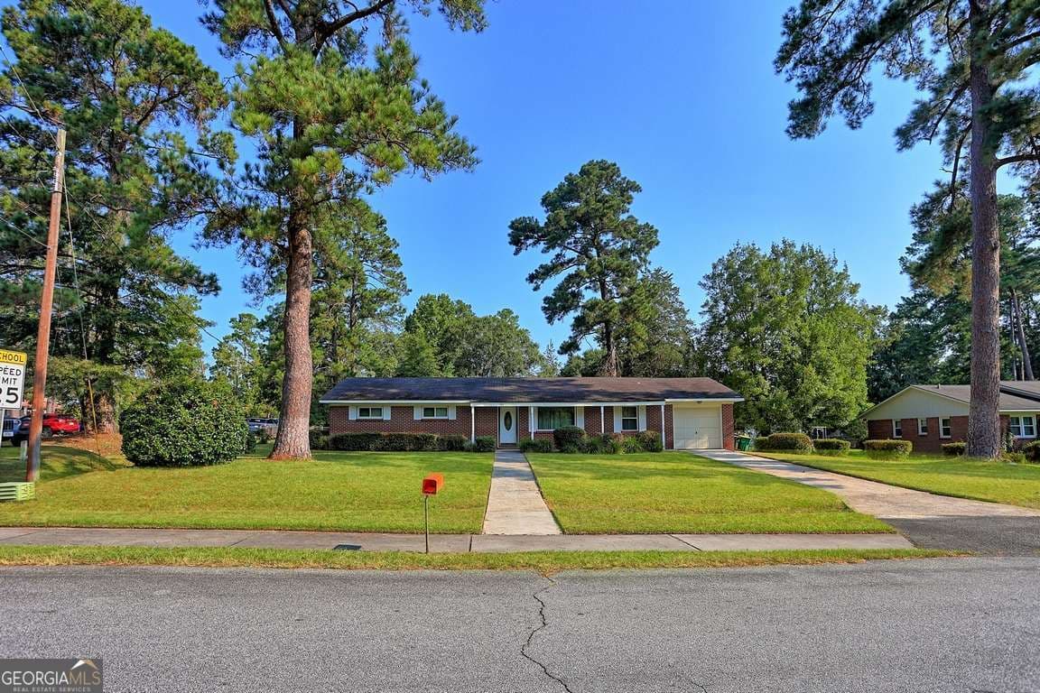 3 bedroom, 2 bathroom, 1,660 sq ft single family residence for sale at 220 Holly Avenue, Pooler, GA 31322 — photo 3