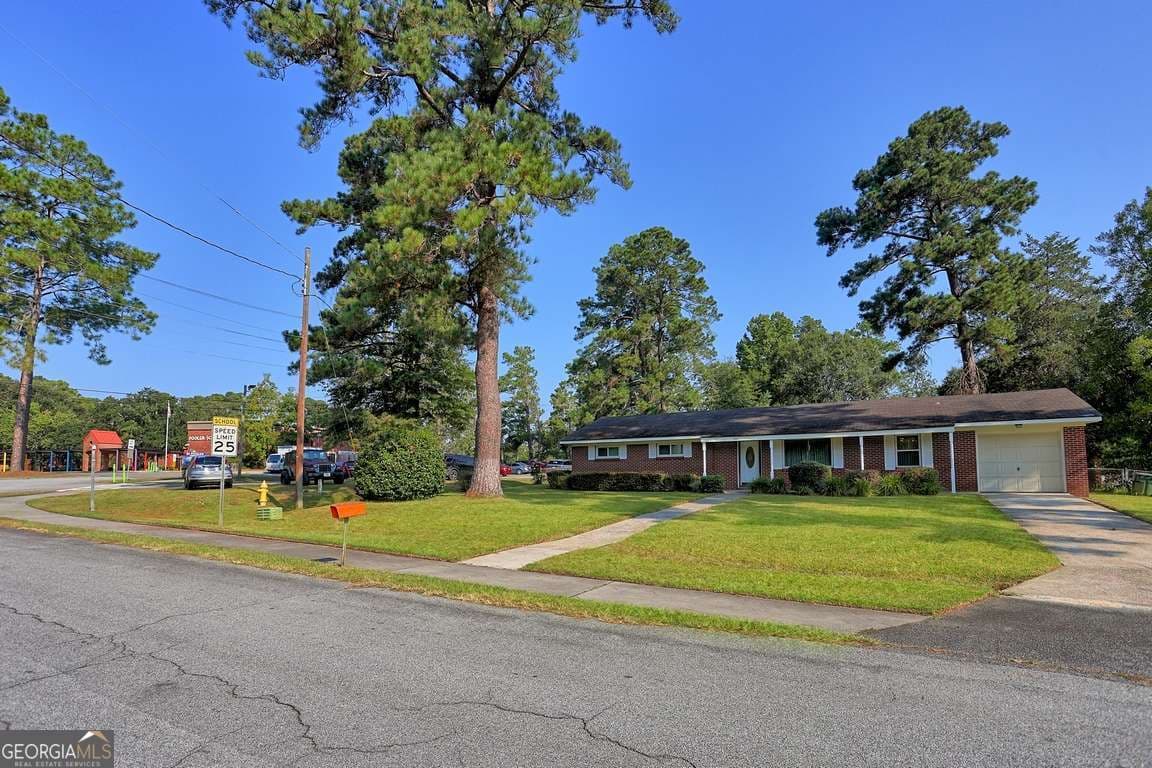 3 bedroom, 2 bathroom, 1,660 sq ft single family residence for sale at 220 Holly Avenue, Pooler, GA 31322 — photo 4