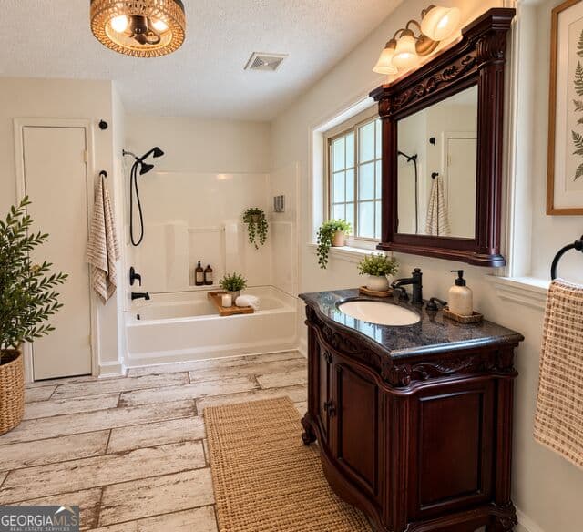 3 bedroom, 2 bathroom, 2,120 sq ft single family residence for sale at 347 S College Street, Metter, GA 30439 — photo 5