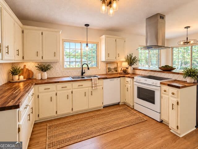 3 bedroom, 2 bathroom, 2,120 sq ft single family residence for sale at 347 S College Street, Metter, GA 30439 — photo 8