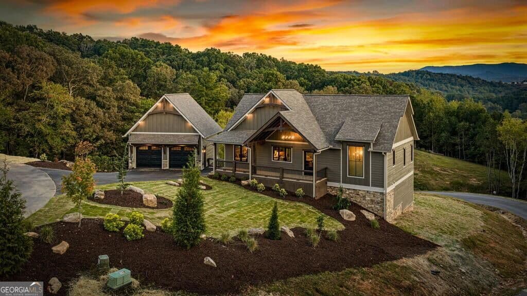 4 bedroom, 4 bathroom, 3,010 sq ft cabin,single family residence for sale at 679 Cohutta Sunset Drive, Blue Ridge, GA 30513 — photo 1 of 79