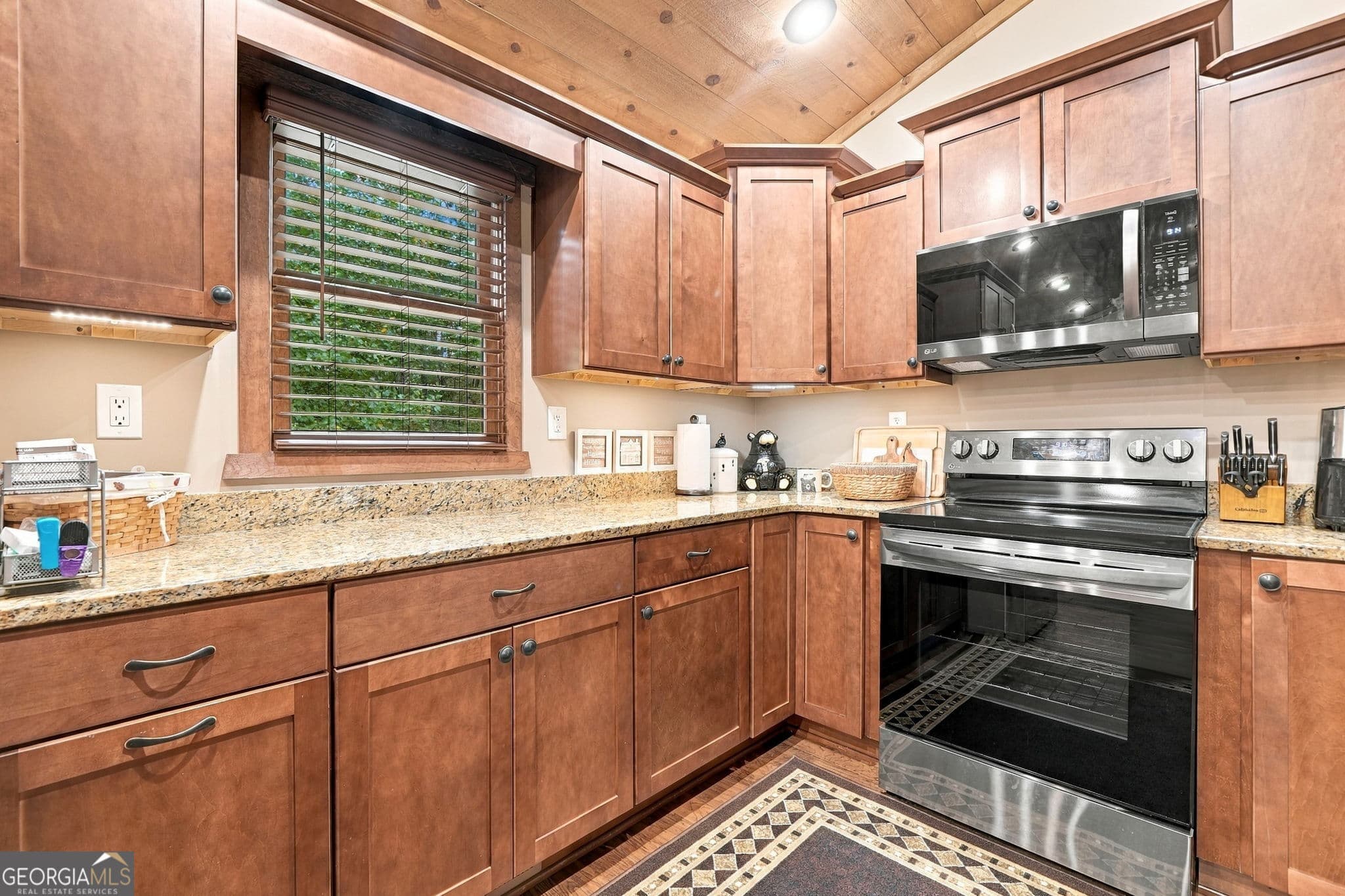 4 bedroom, 3 bathroom, 3,120 sq ft single family residence for sale at 24 Jared Road, Blue Ridge, GA 30513 — photo 9