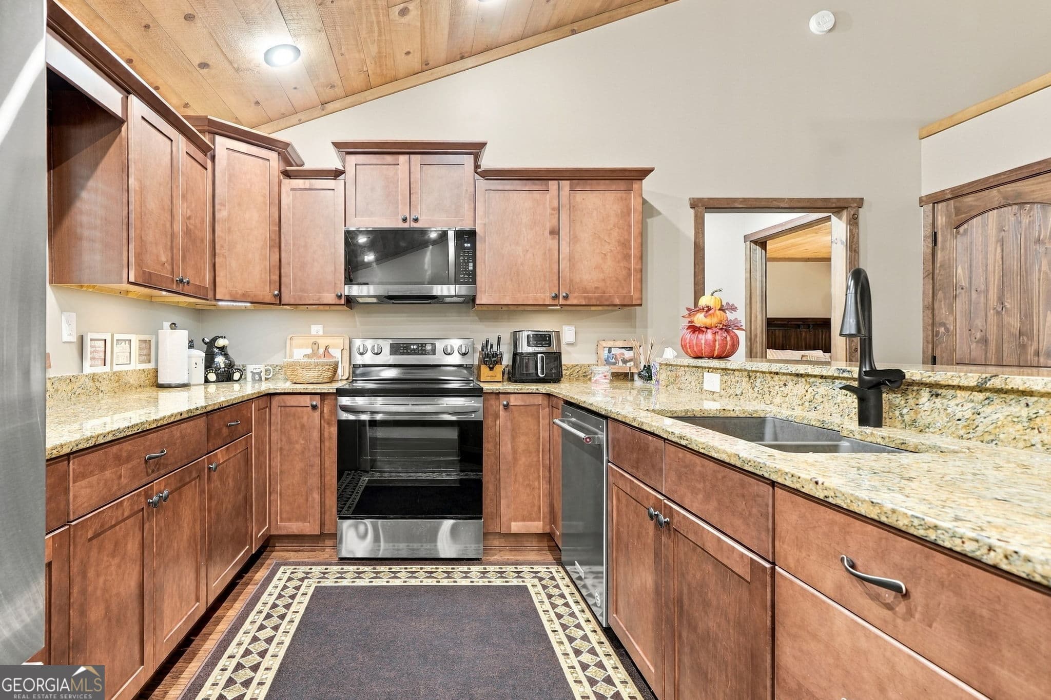 4 bedroom, 3 bathroom, 3,120 sq ft single family residence for sale at 24 Jared Road, Blue Ridge, GA 30513 — photo 8