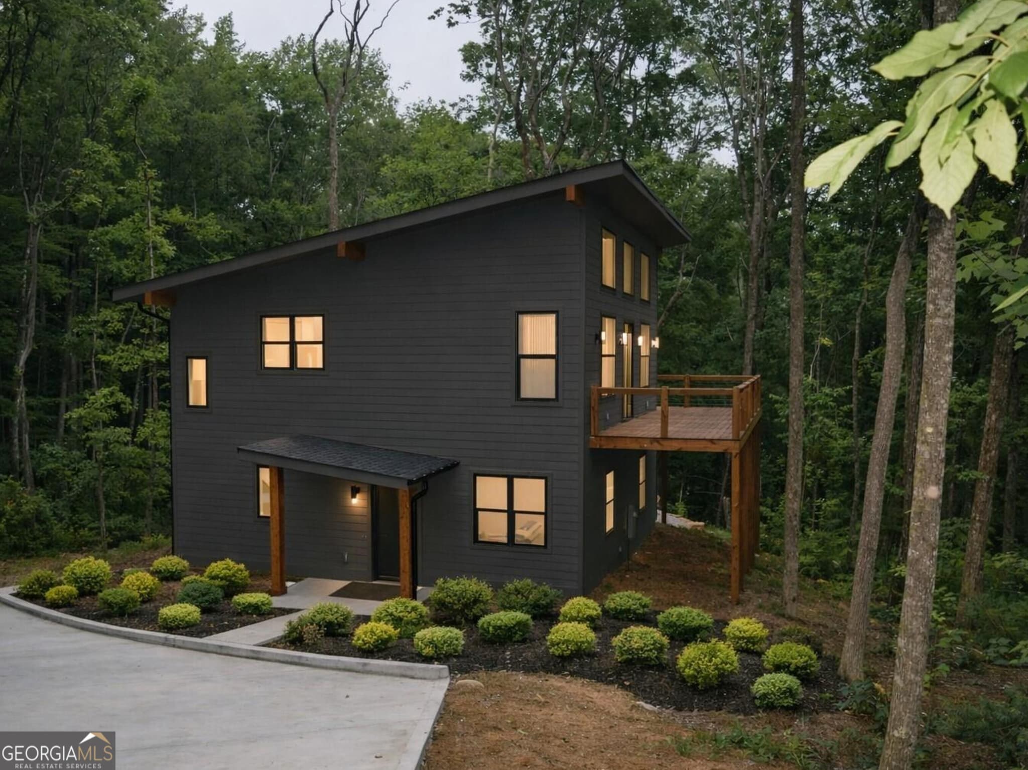3 bedroom, 2.5 bathroom, 2,048 sq ft single family residence for sale at 673 Autumn Ridge Drive, Clayton, GA 30525 — photo 1 of 17
