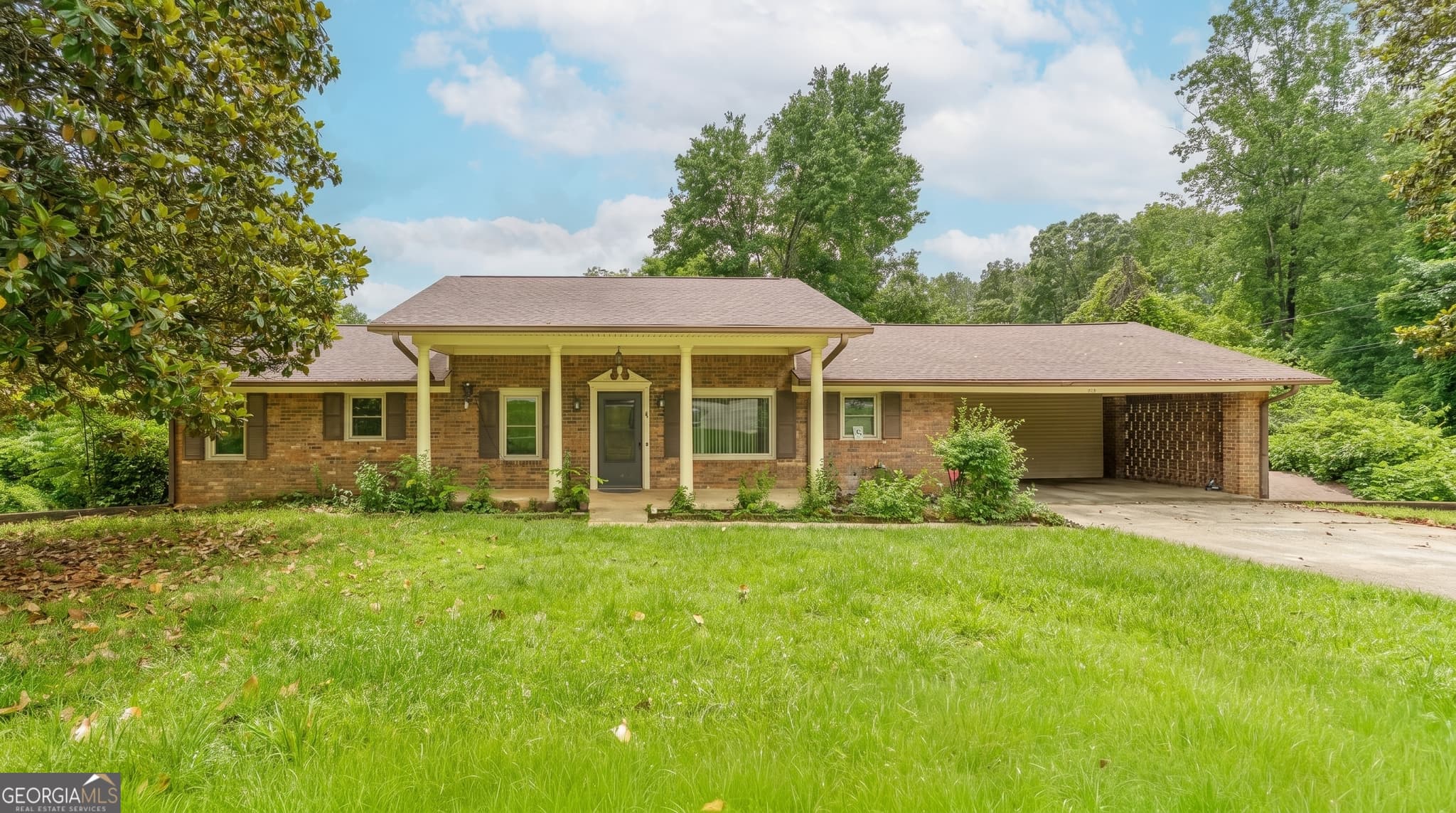6 bedroom, 3 bathroom single family residence sold at 4918 Old Cornelia Highway, Lula, GA 30554