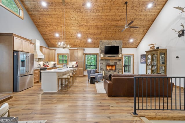 3 bedroom, 2.5 bathroom, 2,650 sq ft single family residence for sale at 314 Lake View Lane, Ellijay, GA 30536 — photo 4