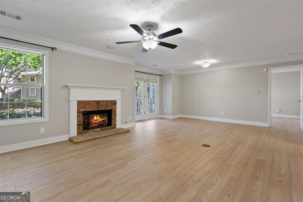 2 bedroom, 2 bathroom, 1,128 sq ft condominium for sale at 1364 Keys Crossing Drive, Atlanta, GA 30319 — photo 2