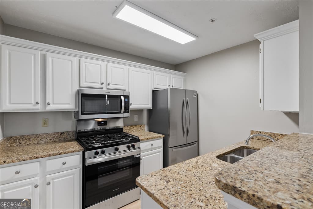 2 bedroom, 2 bathroom, 1,128 sq ft condominium for sale at 1364 Keys Crossing Drive, Atlanta, GA 30319 — photo 4