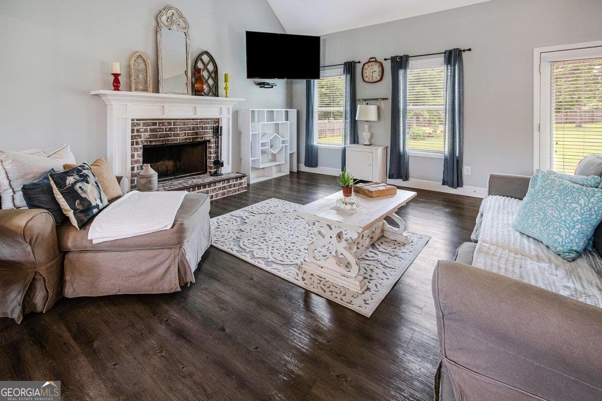 4 bedroom, 3 bathroom, 2,340 sq ft single family residence under contract at 162 Alexander Lakes Drive, Eatonton, GA 31024 — photo 5