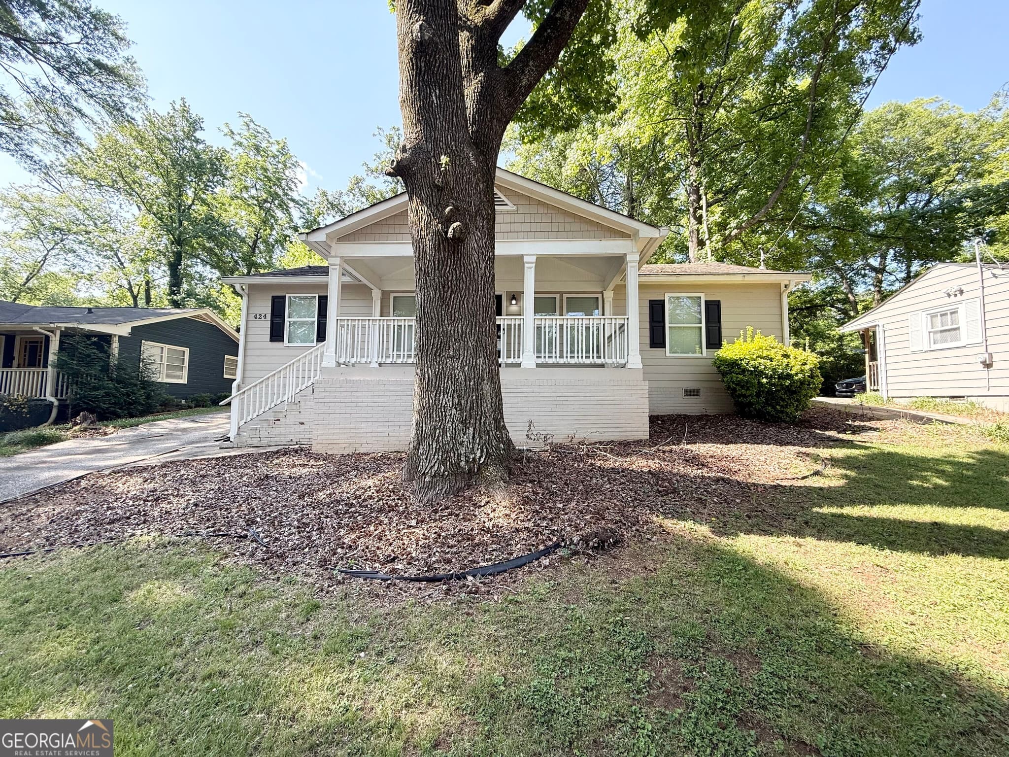 3 bedroom, 2 bathroom, 1,014 sq ft single family residence for sale at 424 Dorsey Road, Hapeville, GA 30354 — photo 2