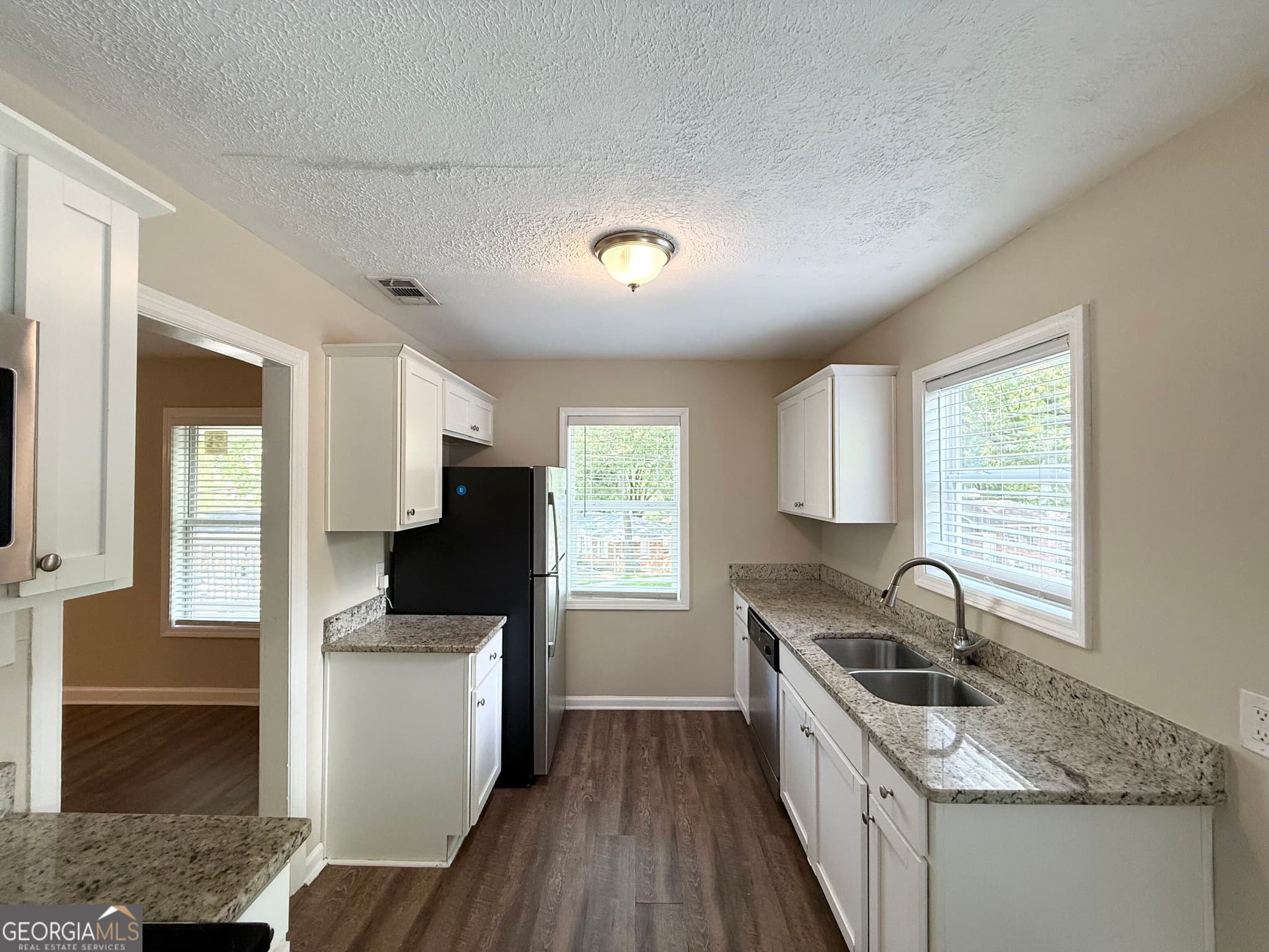3 bedroom, 2 bathroom, 1,014 sq ft single family residence for sale at 424 Dorsey Road, Hapeville, GA 30354 — photo 6