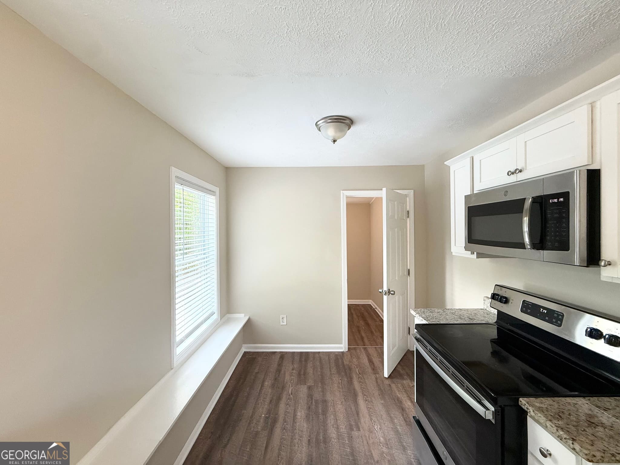 3 bedroom, 2 bathroom, 1,014 sq ft single family residence for sale at 424 Dorsey Road, Hapeville, GA 30354 — photo 7