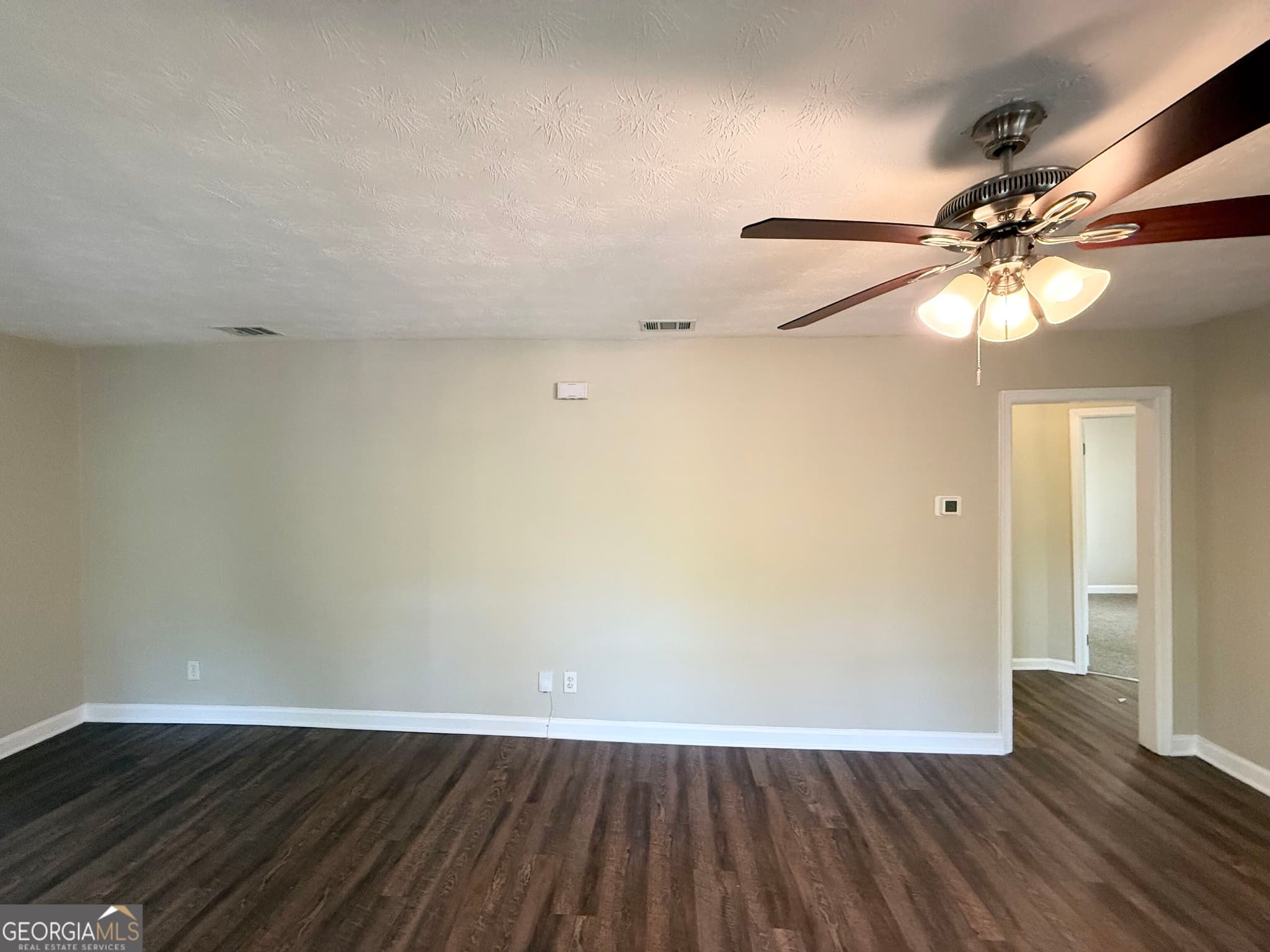 3 bedroom, 2 bathroom, 1,014 sq ft single family residence for sale at 424 Dorsey Road, Hapeville, GA 30354 — photo 3