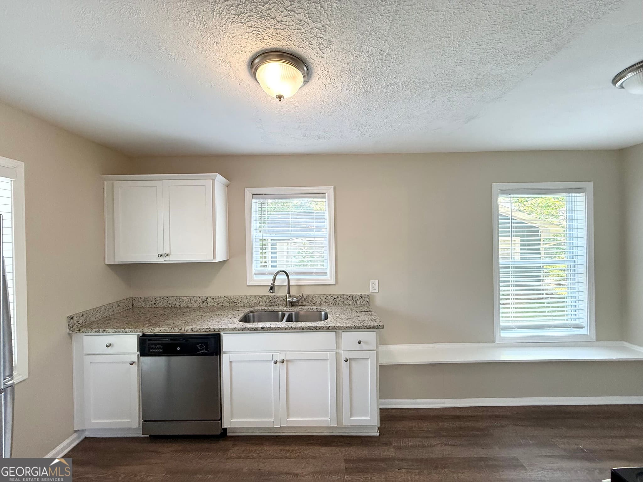 3 bedroom, 2 bathroom, 1,014 sq ft single family residence for sale at 424 Dorsey Road, Hapeville, GA 30354 — photo 5
