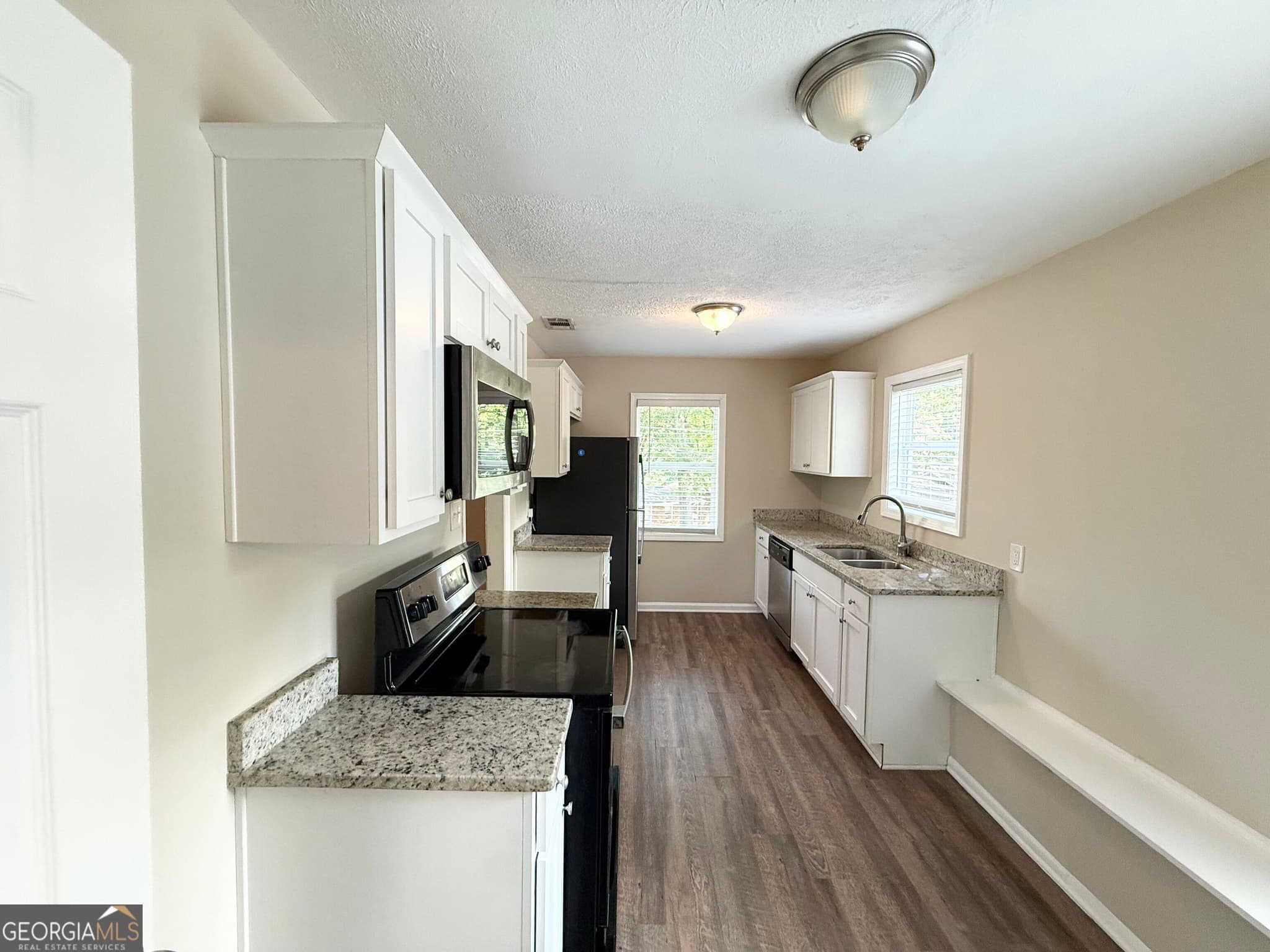 3 bedroom, 2 bathroom, 1,014 sq ft single family residence for sale at 424 Dorsey Road, Hapeville, GA 30354 — photo 9