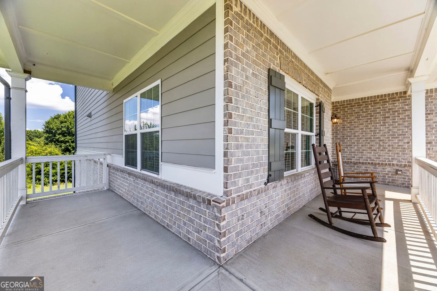 5 bedroom, 4 bathroom, 2,528 sq ft single family residence for sale at 2504 Creekside Crossing, Monroe, GA 30656 — photo 6