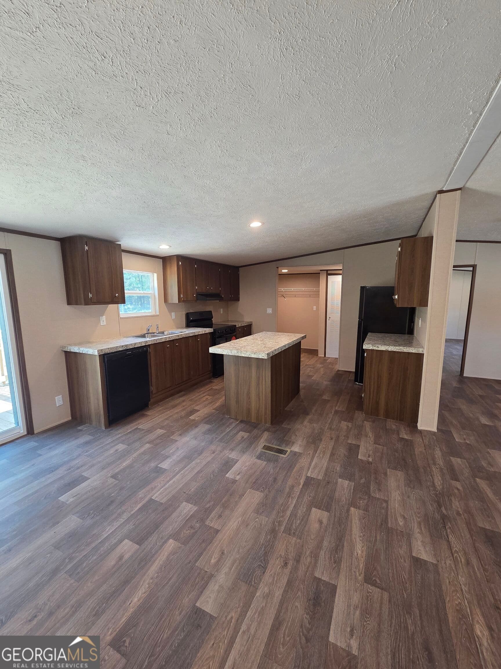 4 bedroom, 2 bathroom, 1,791 sq ft manufactured home,single family residence for sale at 4605 Jackie Drive, Millen, GA 30442 — photo 10