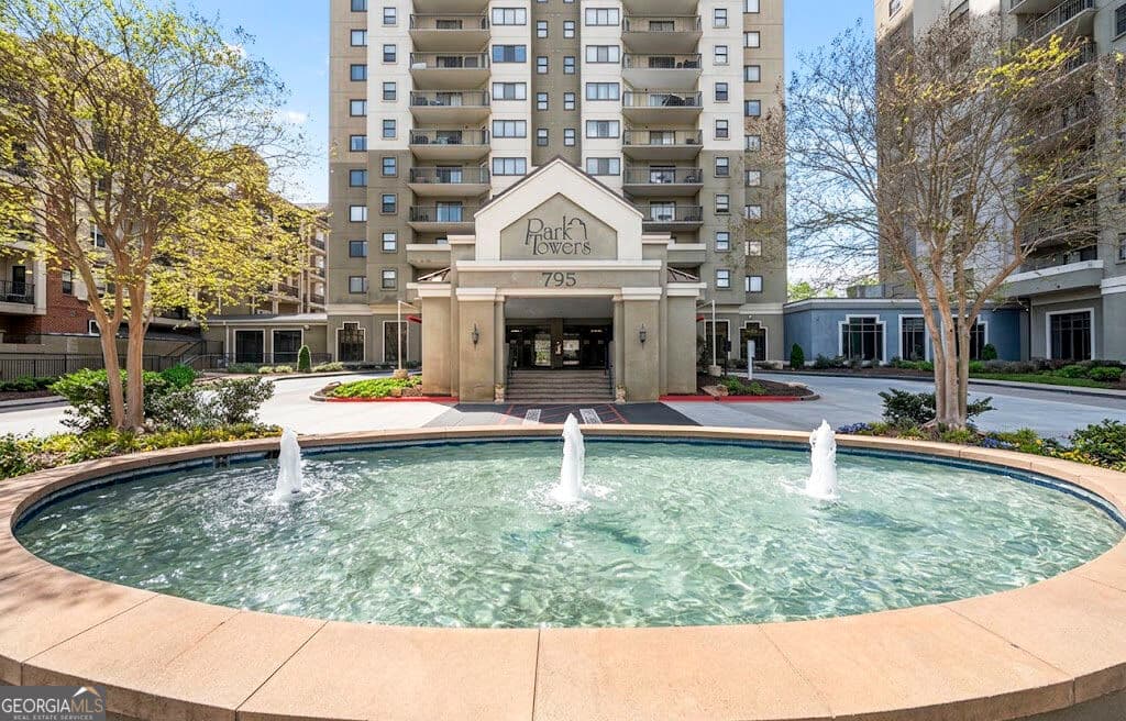 2 bedroom, 1 bathroom, 958 sq ft condominium for rent at 795 Hammond Drive 701, Sandy Springs, GA 30328 for $1,700 a month — photo 1 of 25