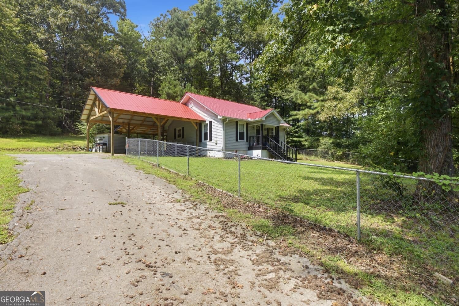 2 bedroom, 1 bathroom, 812 sq ft single family residence for sale at 2112 Halls Valley Road, Trion, GA 30753 — photo 2