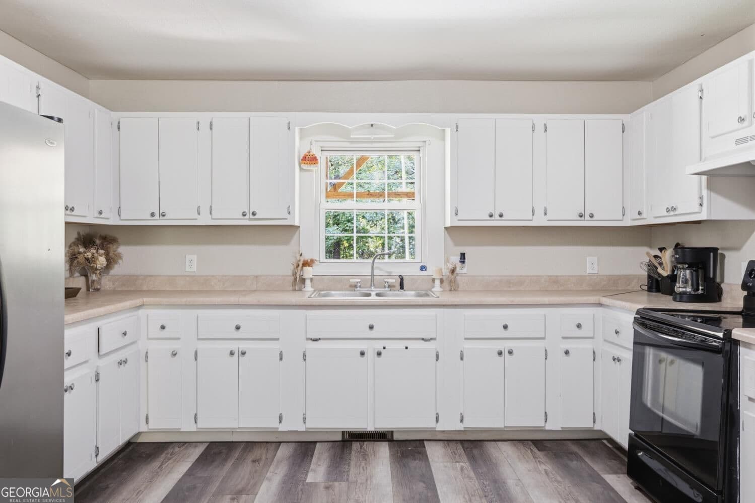 2 bedroom, 1 bathroom, 812 sq ft single family residence for sale at 2112 Halls Valley Road, Trion, GA 30753 — photo 6