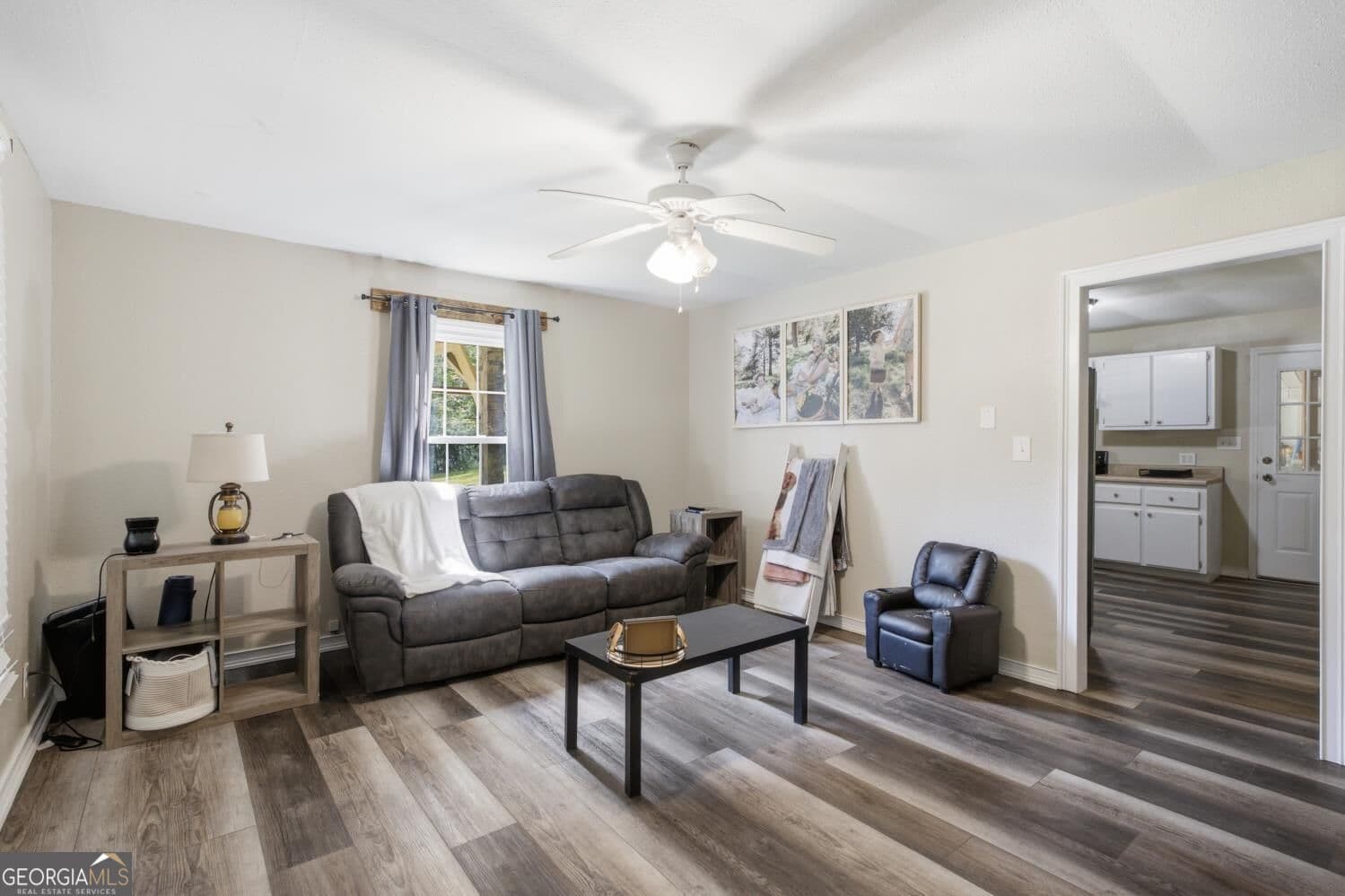 2 bedroom, 1 bathroom, 812 sq ft single family residence for sale at 2112 Halls Valley Road, Trion, GA 30753 — photo 3