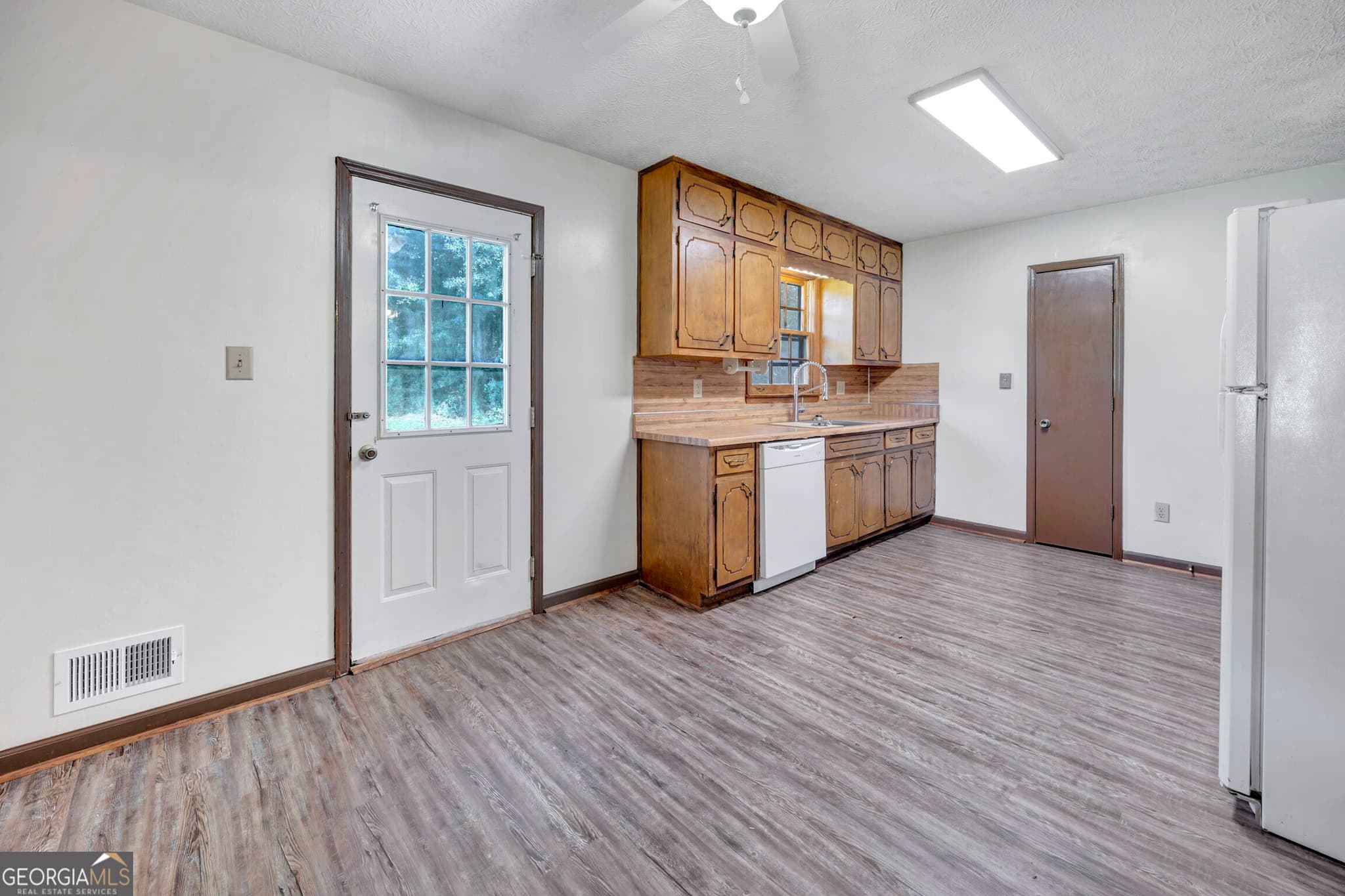 3 bedroom, 2 bathroom, 1,372 sq ft single family residence for sale at 65 Pinehurst Drive, Stockbridge, GA 30281 — photo 8