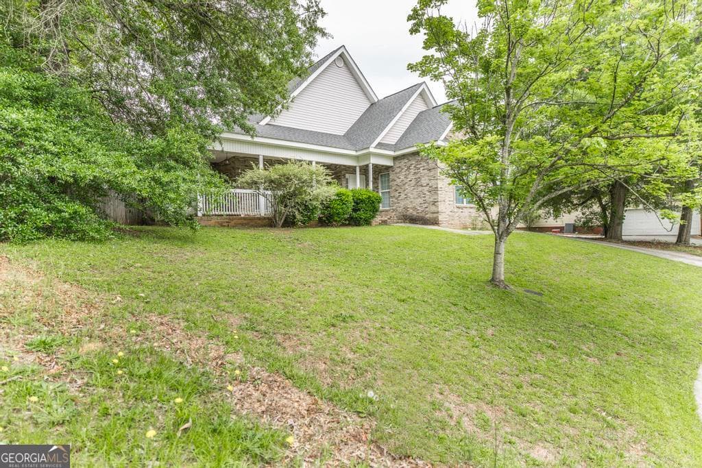 4 bedroom, 2 bathroom, 2,456 sq ft single family residence for sale at 211 Cade Terrace, Warner Robins, GA 31088 — photo 2