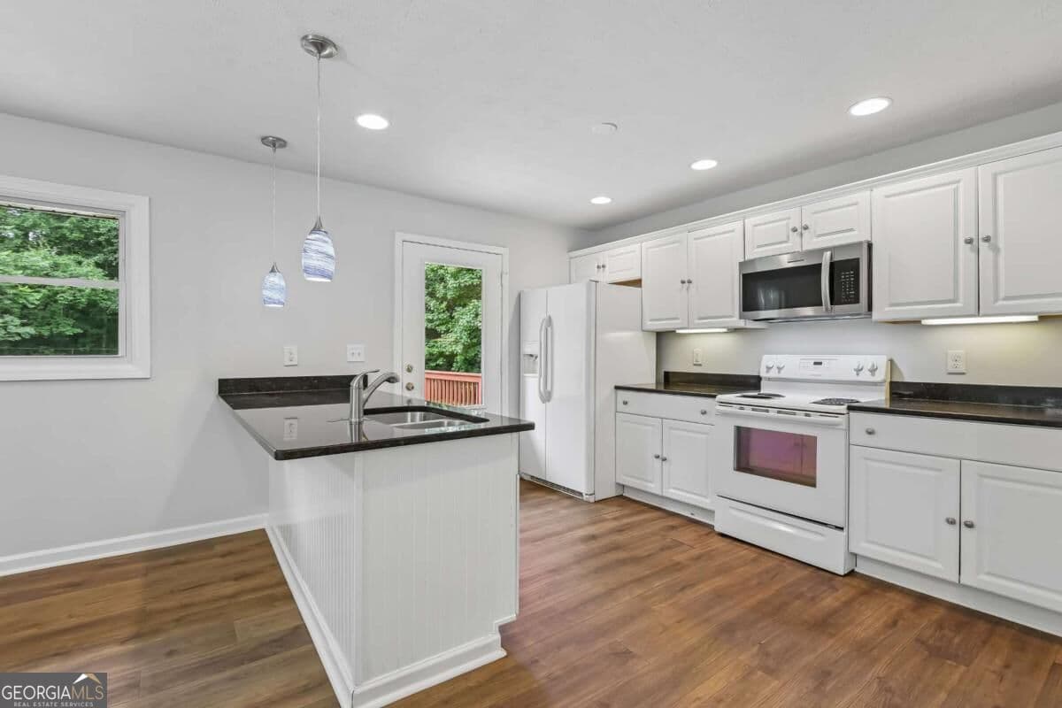 3 bedroom, 1.5 bathroom, 1,183 sq ft single family residence for sale at 103 Marty Lane, Dallas, GA 30132 — photo 2