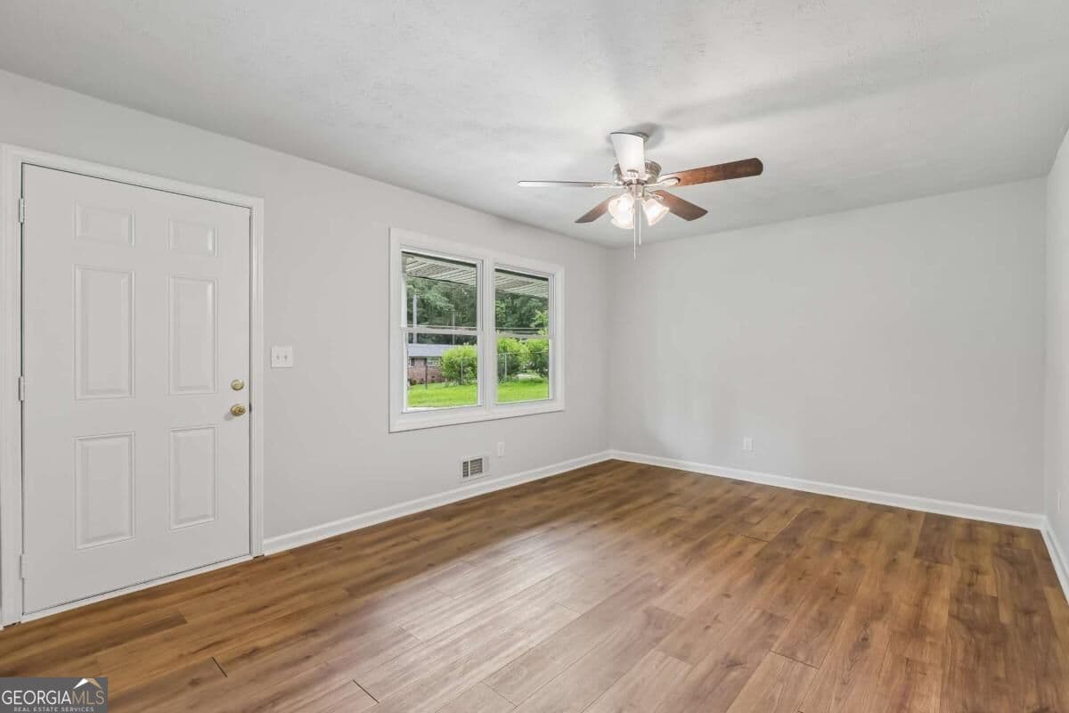 3 bedroom, 1.5 bathroom, 1,183 sq ft single family residence for sale at 103 Marty Lane, Dallas, GA 30132 — photo 4