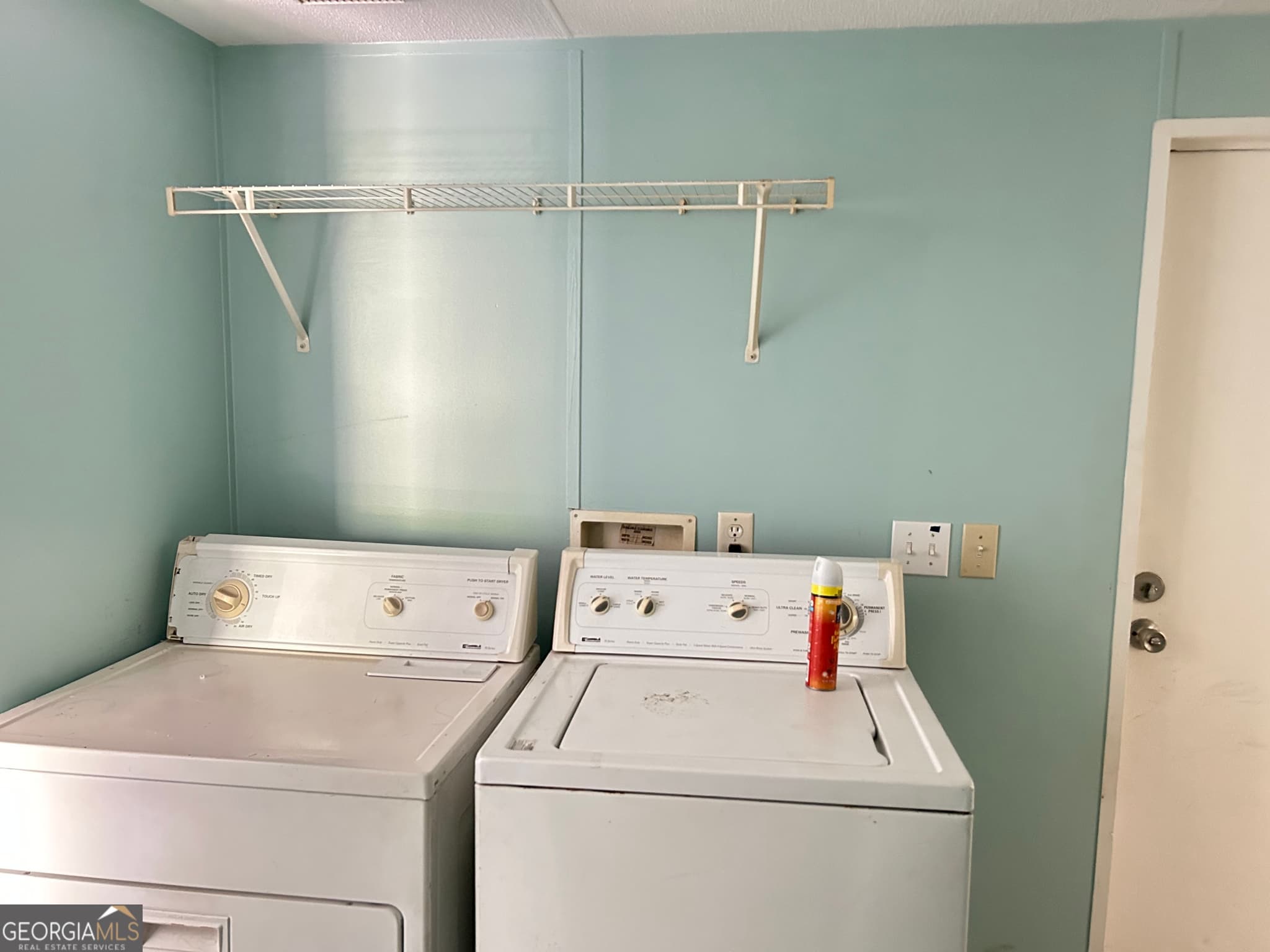 2 bedroom, 1 bathroom, 672 sq ft manufactured home,single family residence for sale at 242 Sunrise Cove, Clarkesville, GA 30523 — photo 7